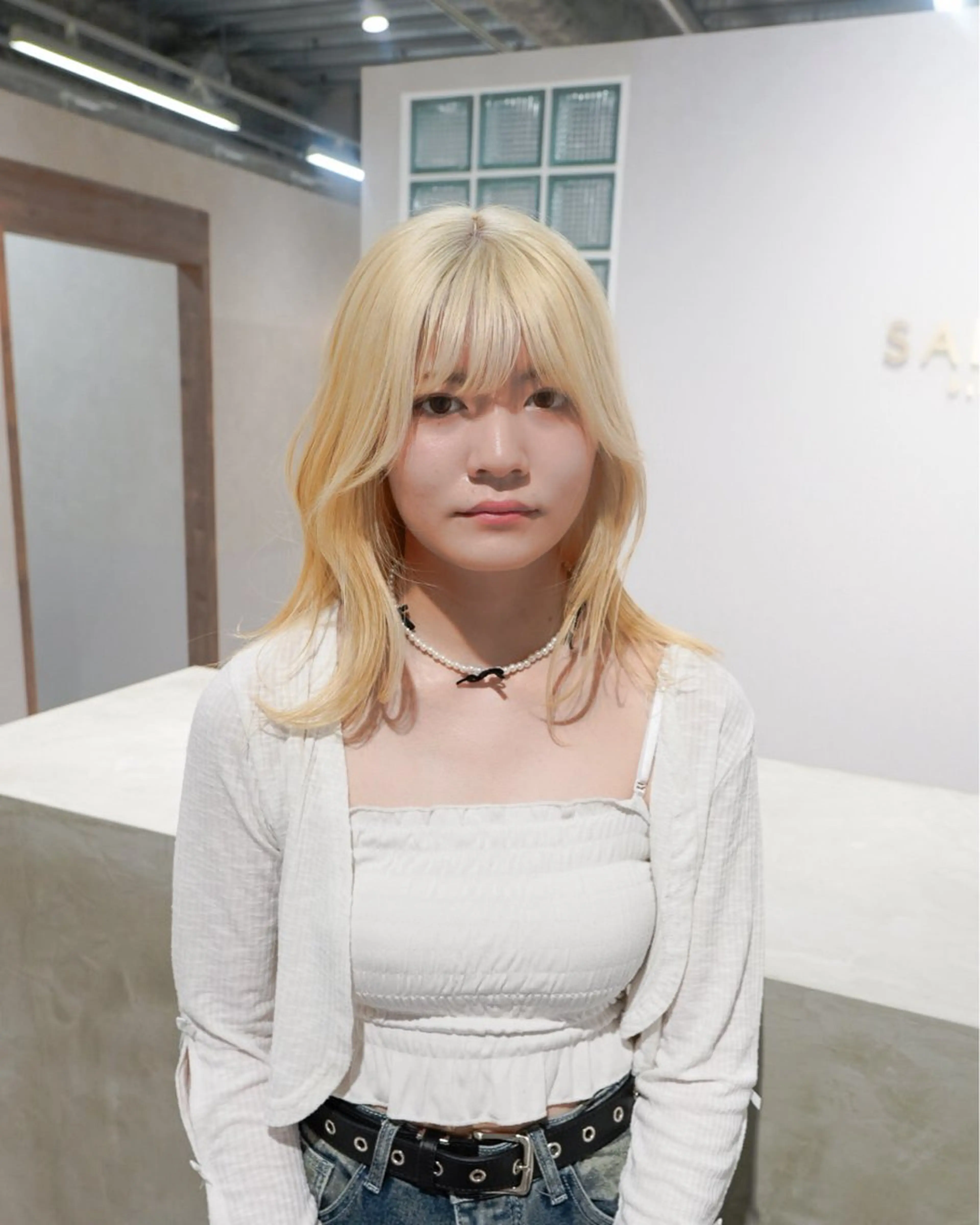 ミディアム カラー ブロンド ホワイトブロンド ヘアカラー トリートメント 鈴木/ミルクティー/ ブリーチ/ボブ/のヘアスタイル