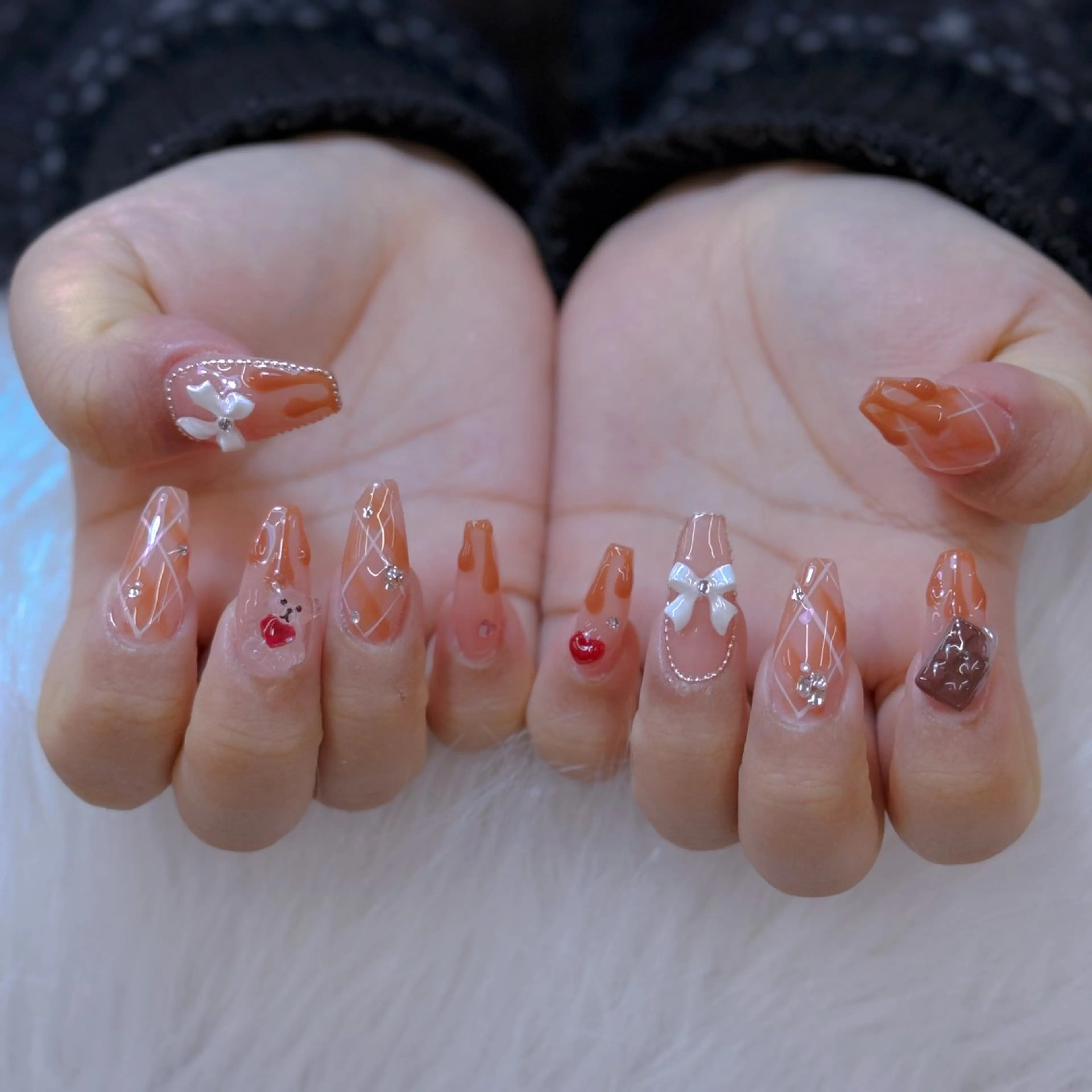 ネイル ハンドネイル ミン ゴテゴテネイルのネイルデザイン