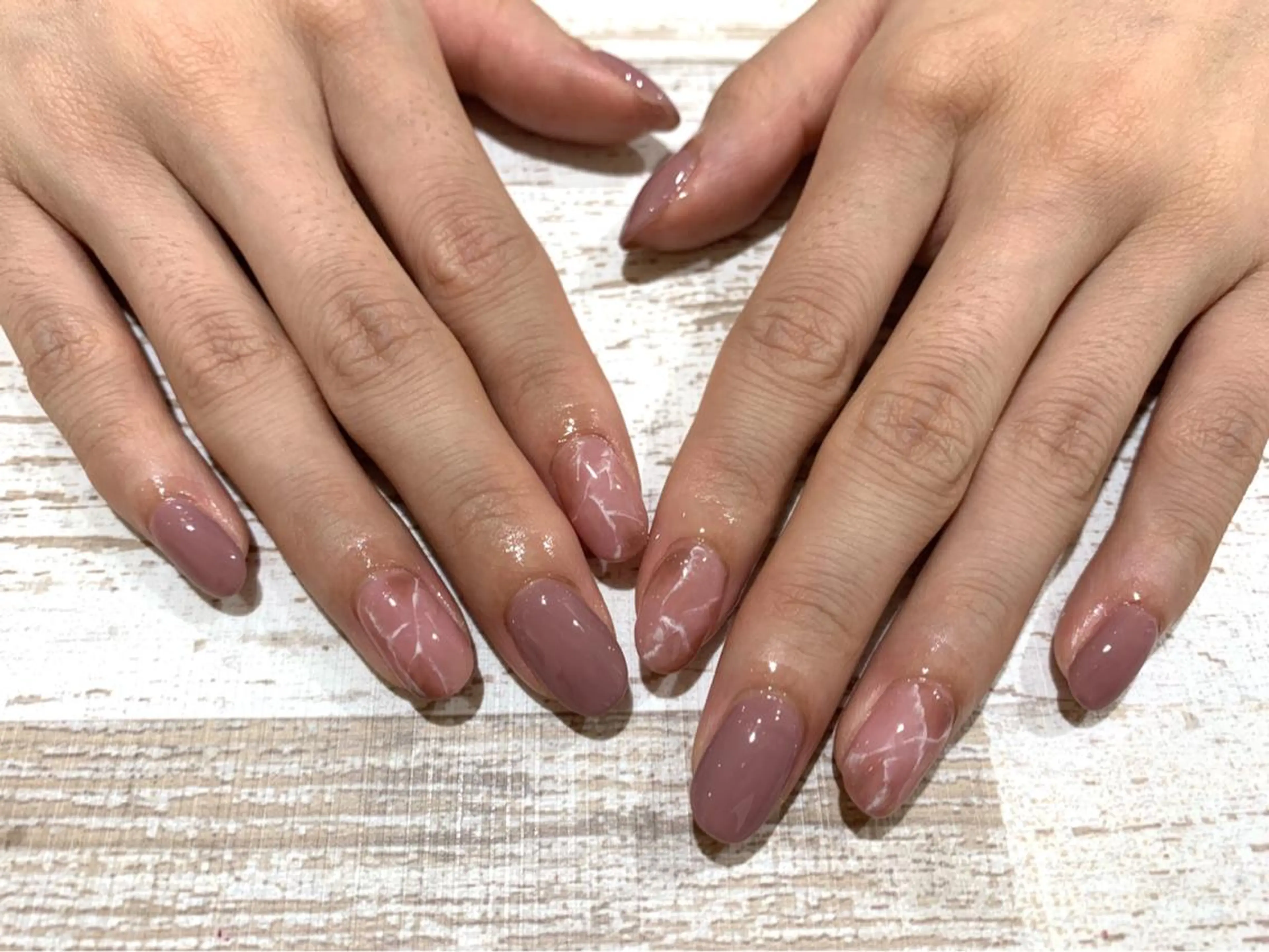 ネイル charme所属・. SHIORIのネイルデザイン