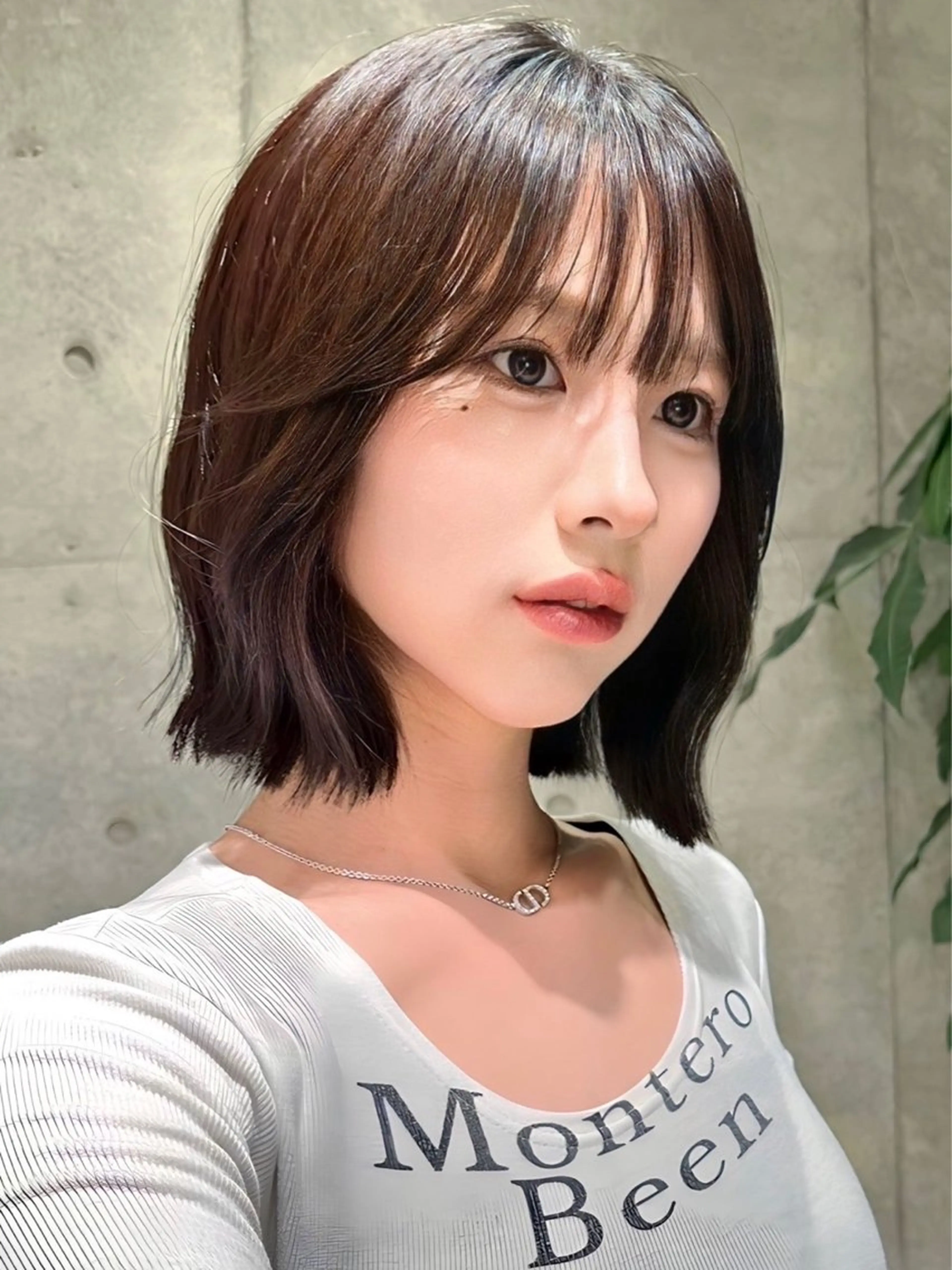 ミディアム カット ヘアカラー かえ🩶韓国ボブ🎀 透明感カラー🥣のヘアスタイル