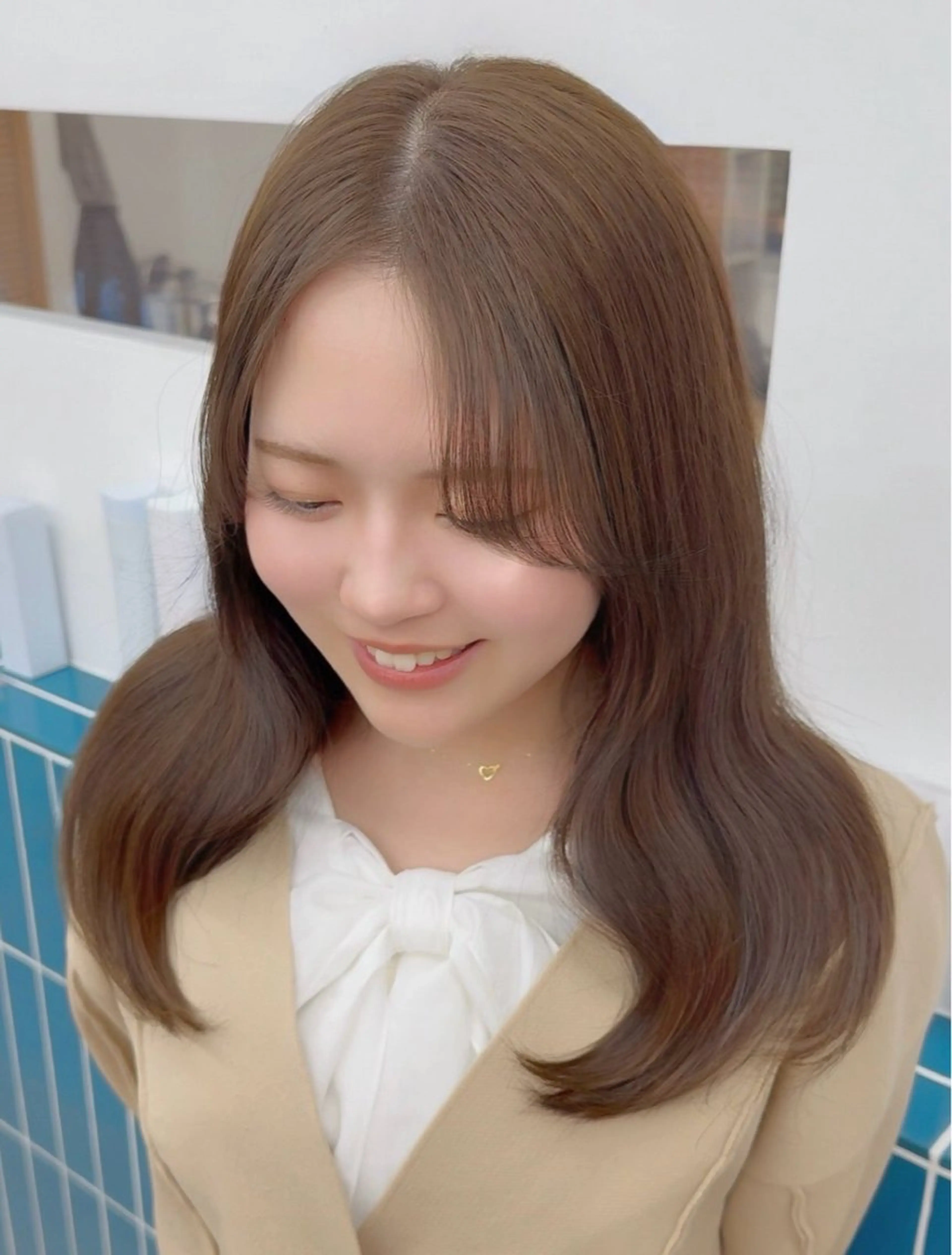 セミロング MEGULI所属・新田 琴美/ 透明感/レイヤーのヘアスタイル