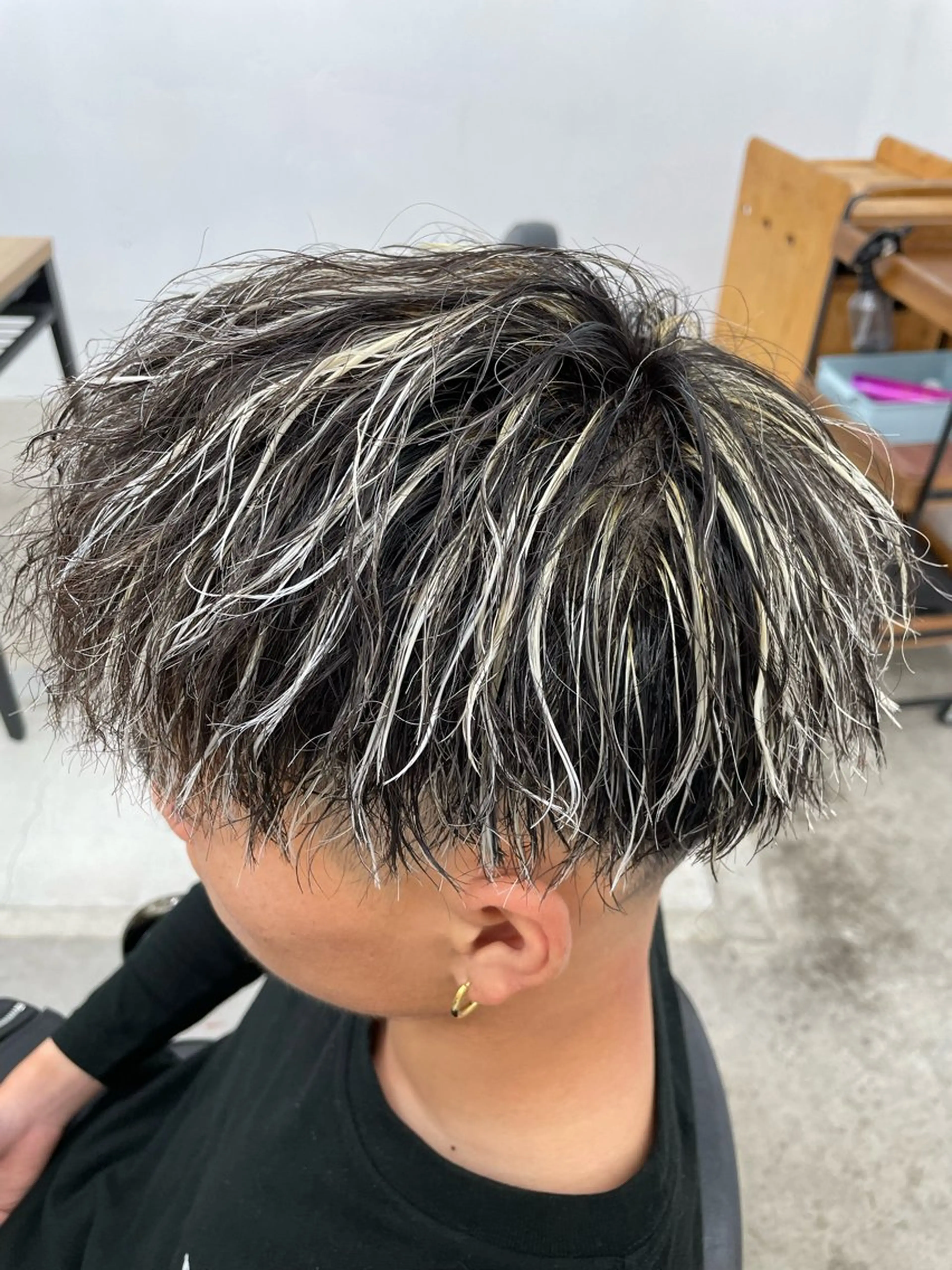 カラー パーマ メンズ メンズメッシュ メンズパーマ メッシュ sunc所属・ハイトーン/ブリーチ /ダブルカラーのヘアスタイル