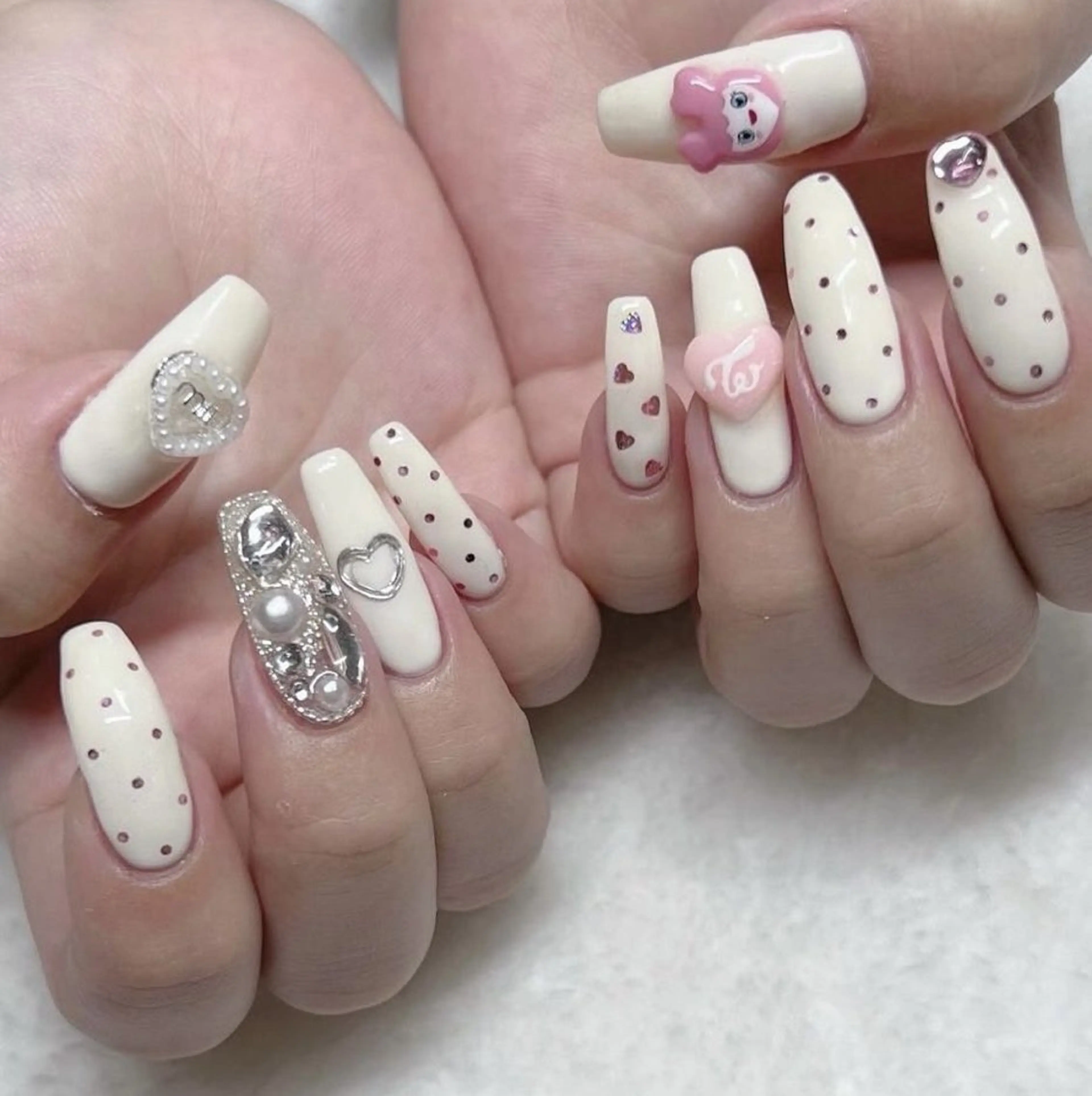 ネイル 持ち込み 高橋 ユキのネイルデザイン