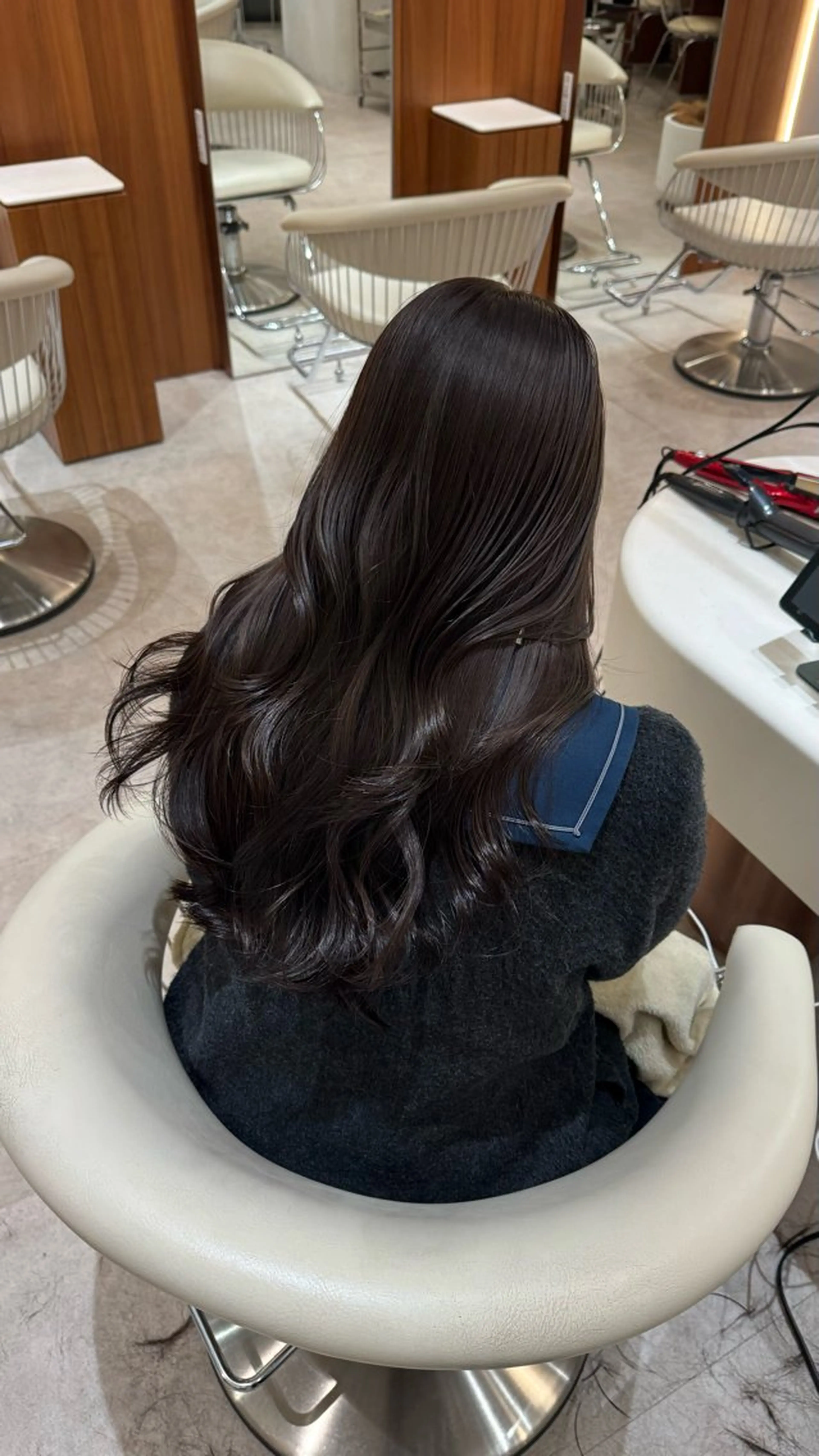 ロング カラー ショコラグレージュ 透明感カラー グレージュ 韓国風ヘア レイヤーカット カット ヘアカラー トリートメント ヘアセット 韓国レイヤー🇰🇷 韓国研修◎渋谷カイトのヘアスタイル