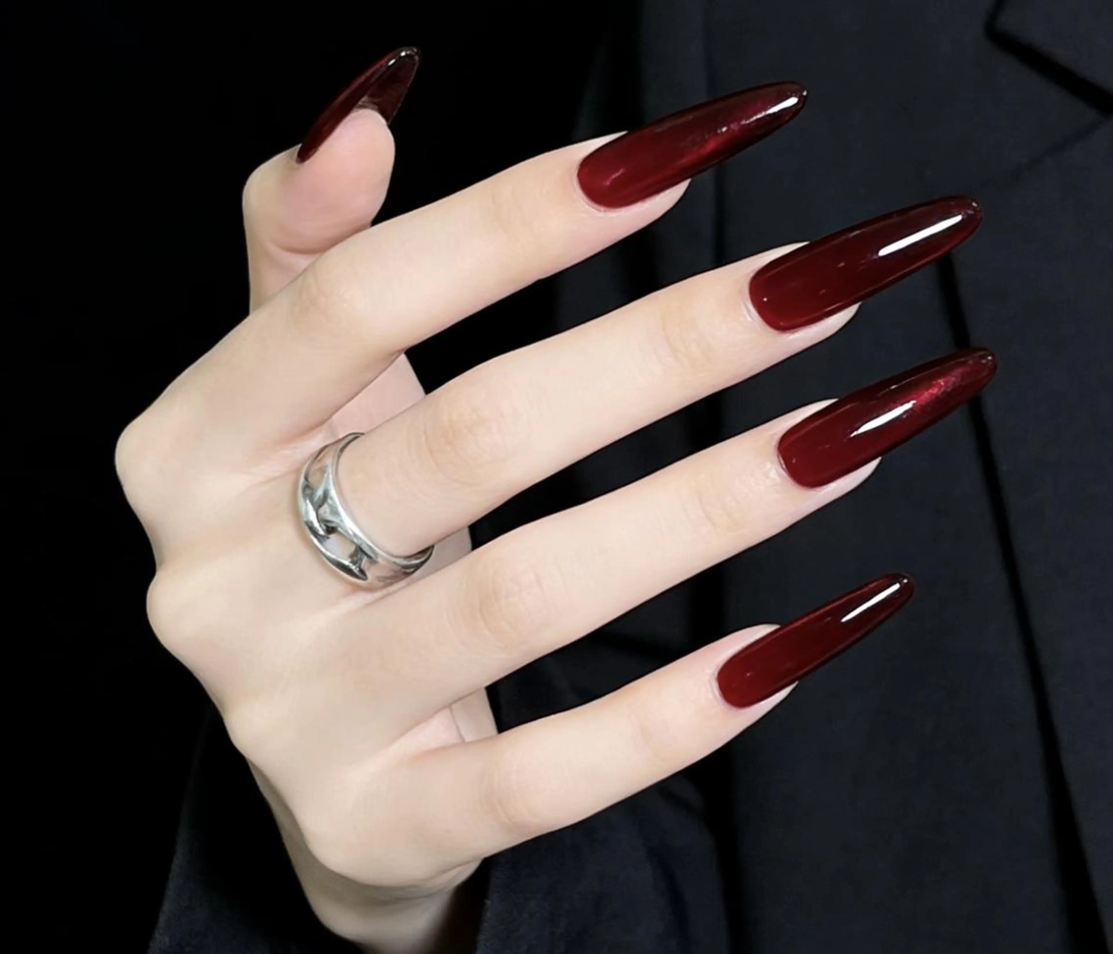 ネイル ロングネイル長さ出し 専門Spade Qのネイルデザイン