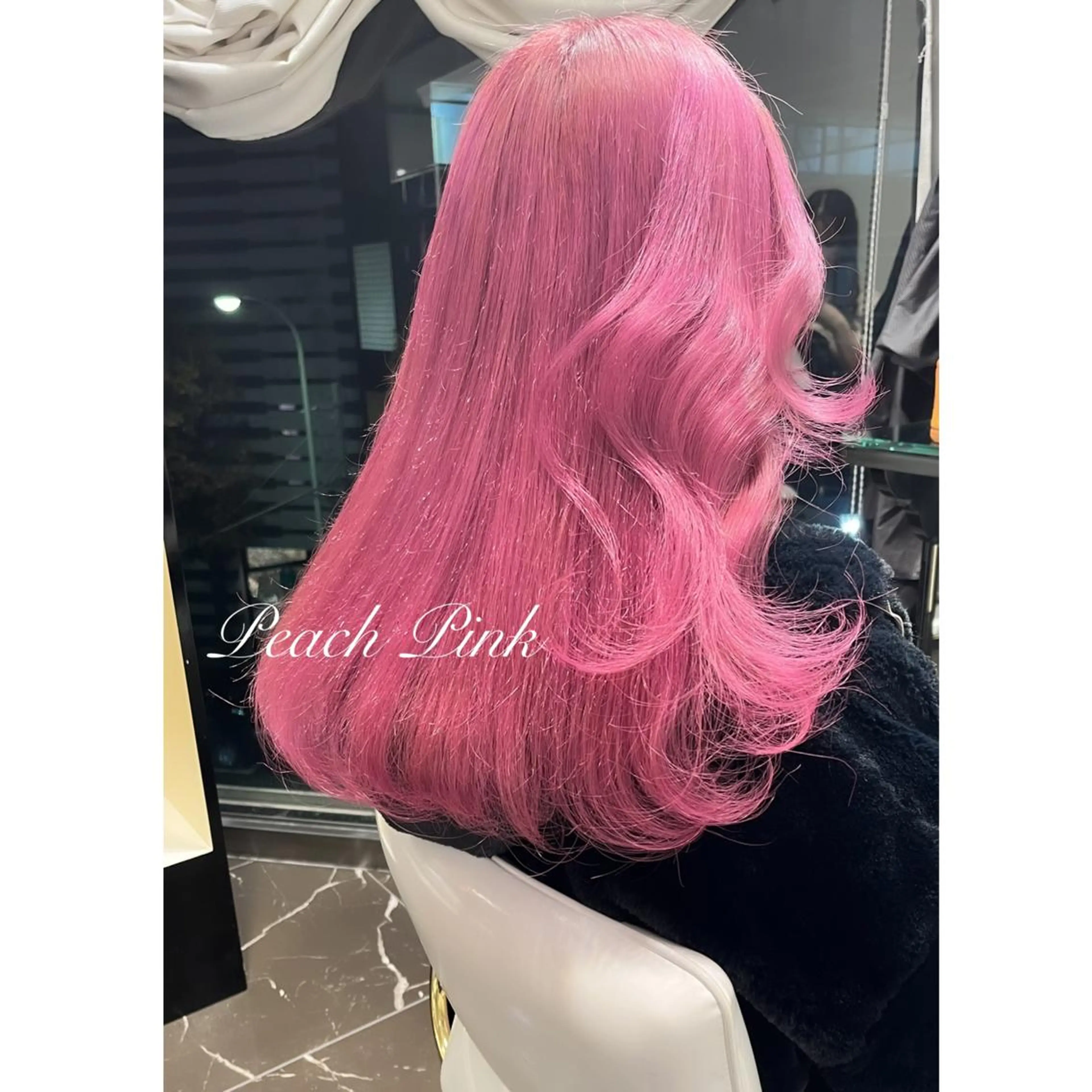 セミロング カラー ブリーチ ヘアカラー LOTTA CUCCI所属・miyu /トレンド カラー×艶髪のヘアスタイル