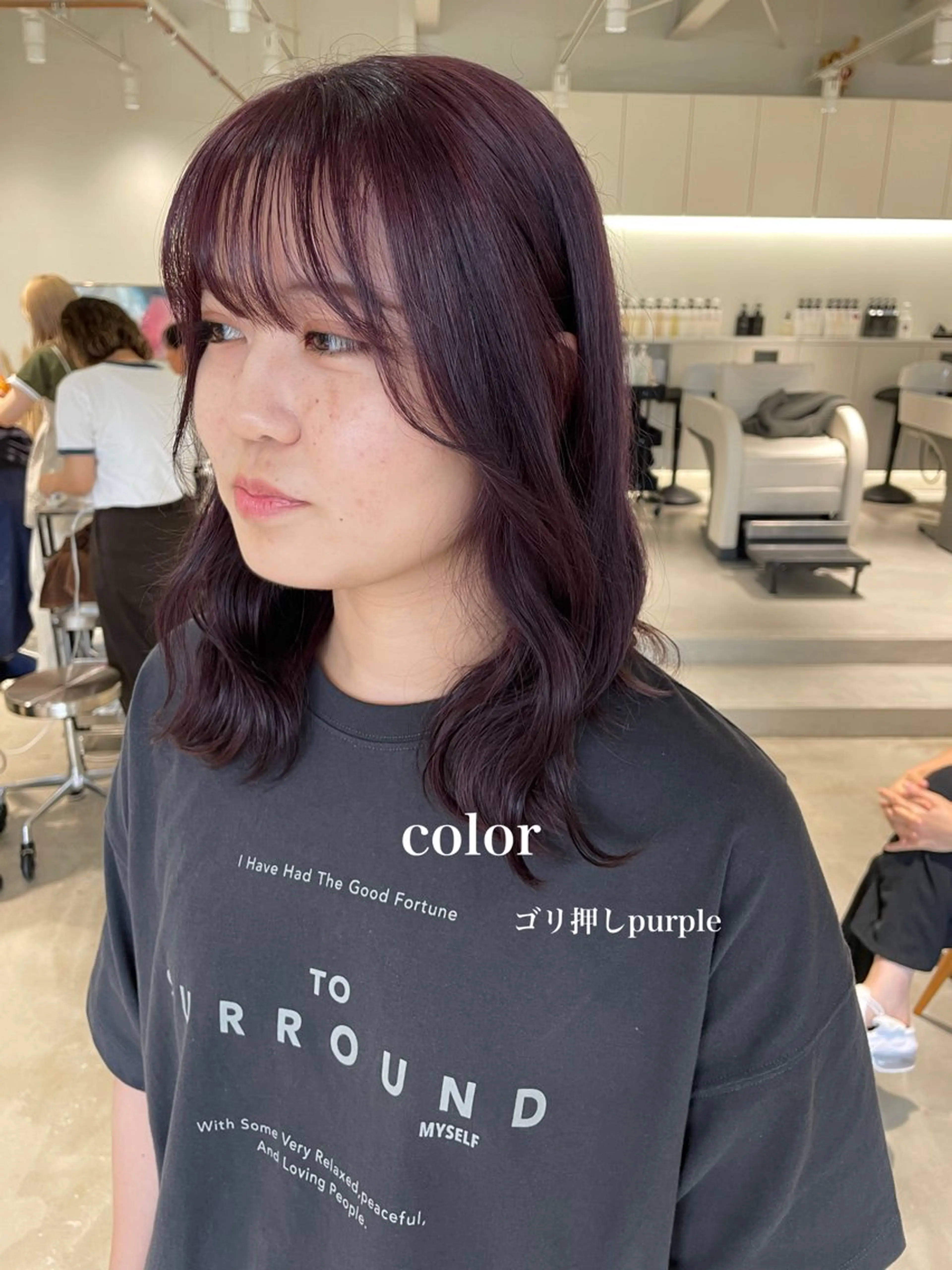 セミロング カラー ブリーチ 峯崎 葵のヘアスタイル