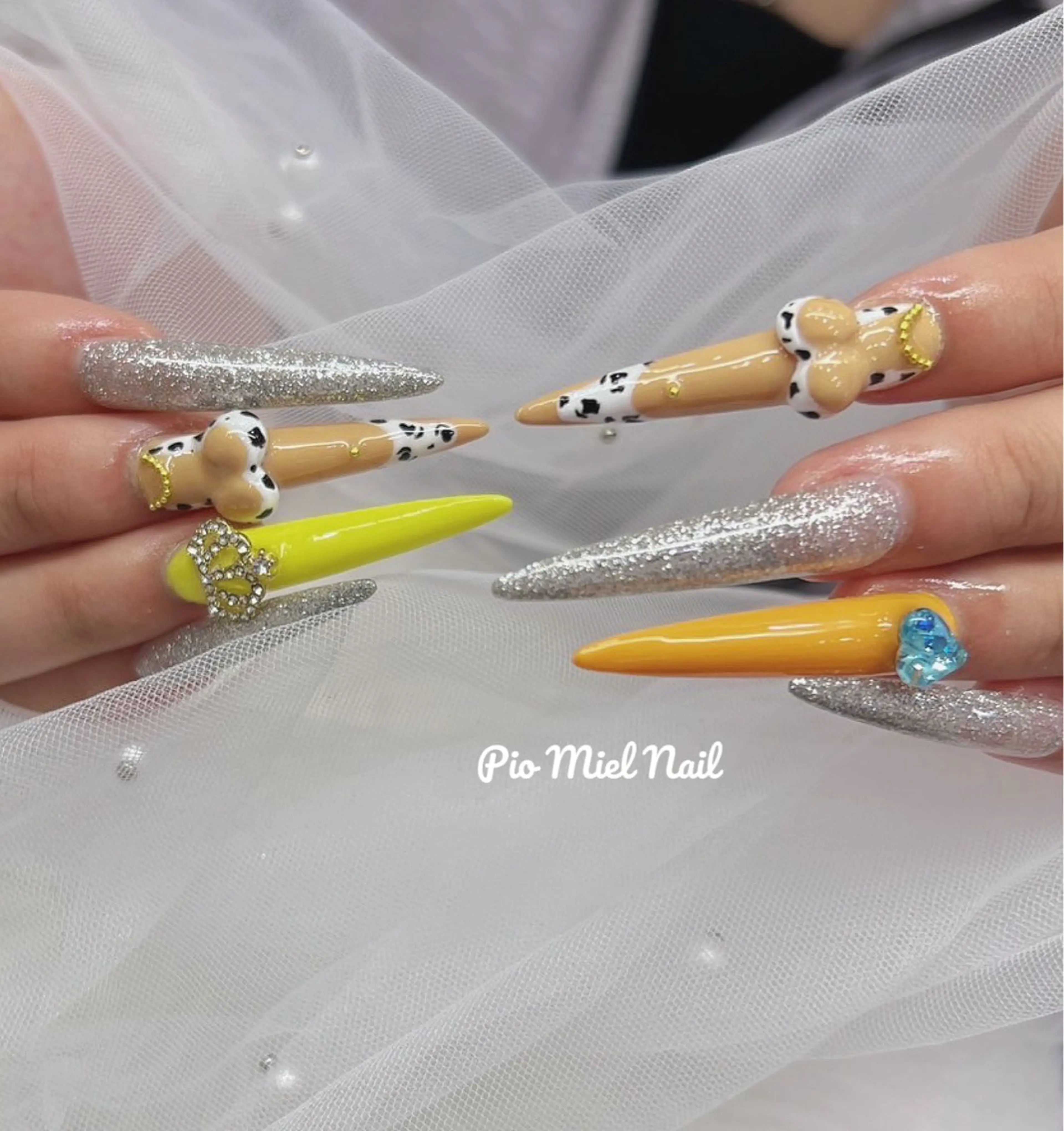 ロング 韓国風ヘア ハンドネイル ハンドケア Pio Mielのネイルデザイン