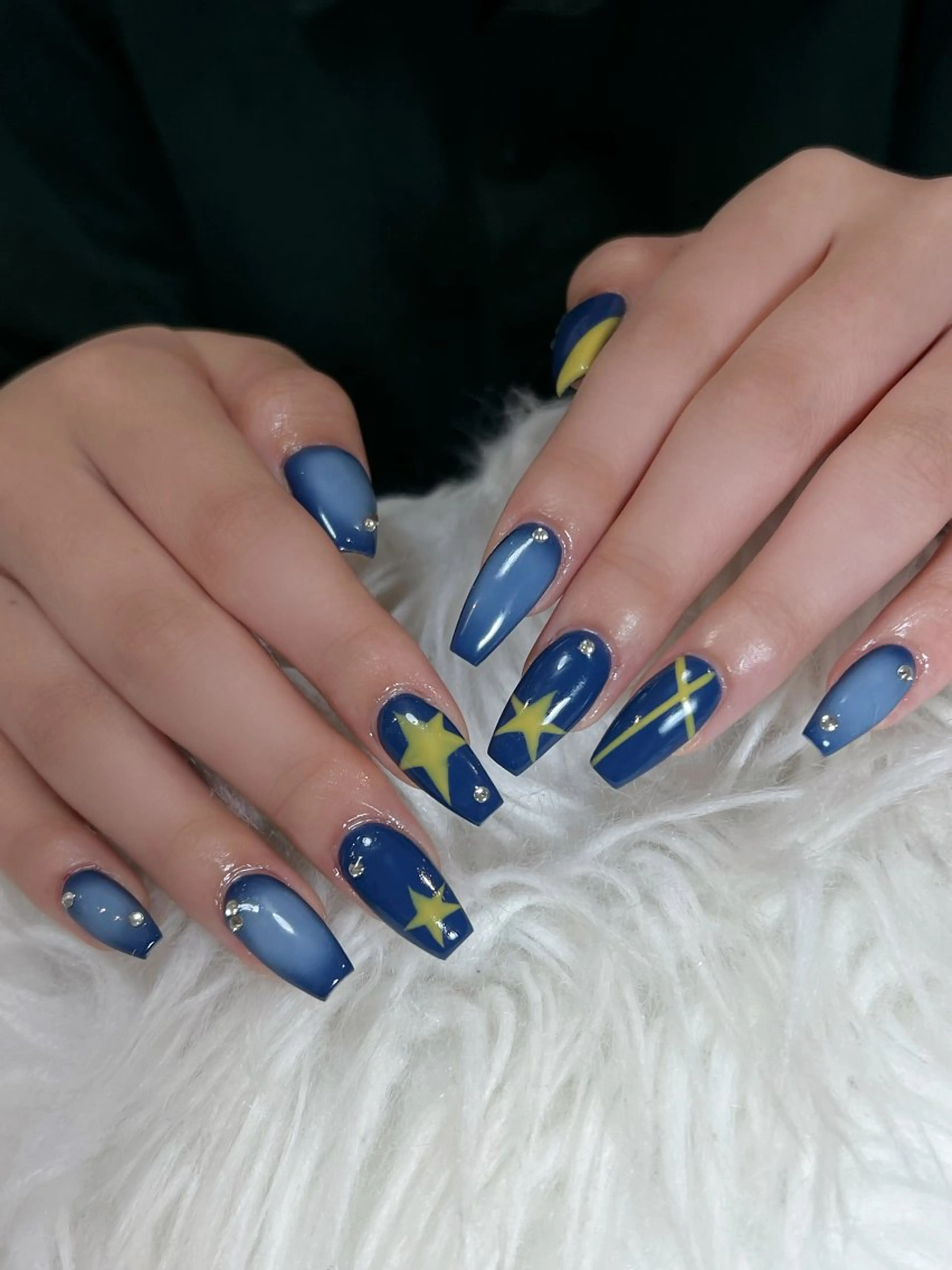 ネイル ボルドー ブラウン チークネイル ドット フットネイル Julli NailStudioのネイルデザイン