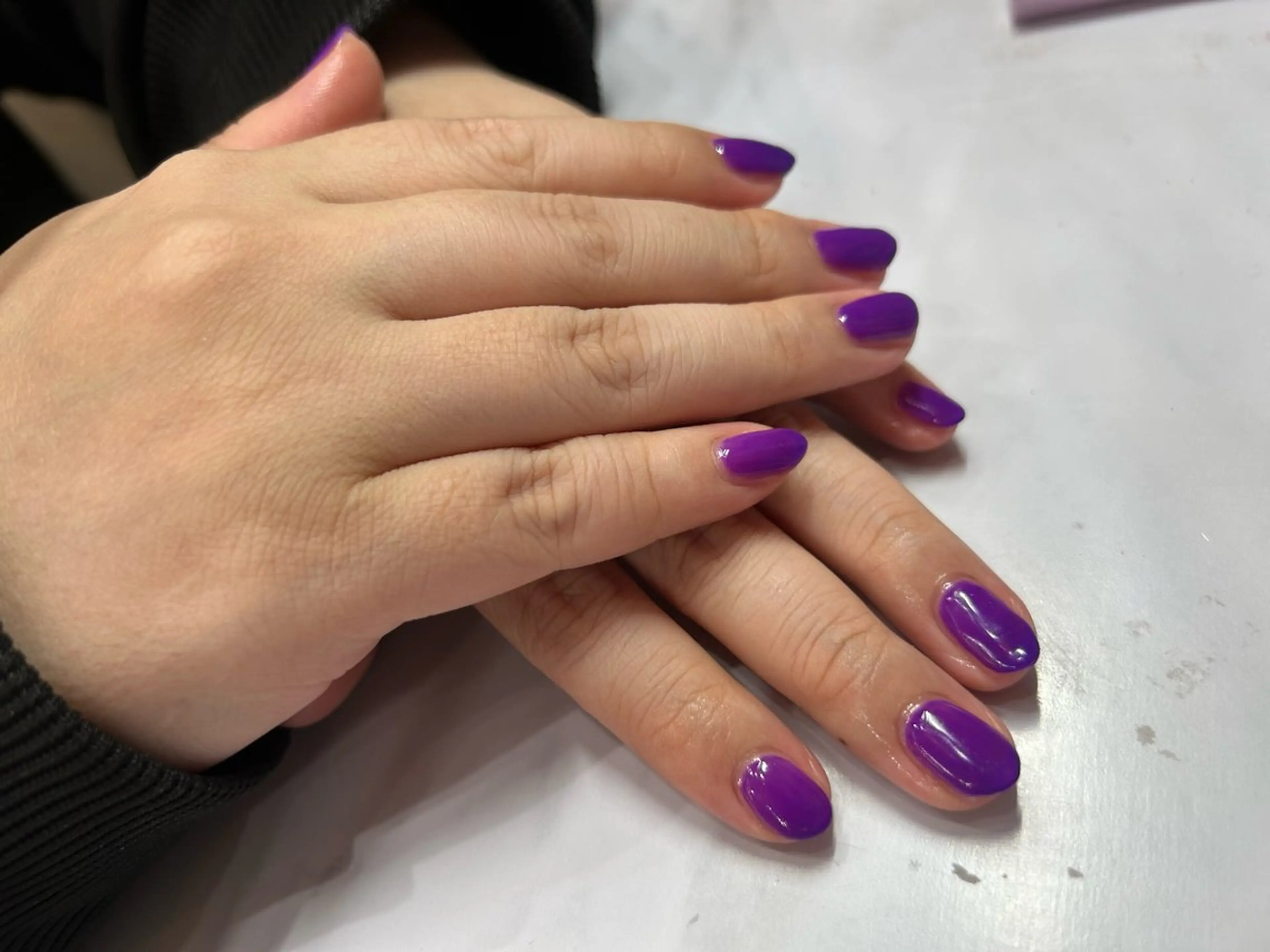 ネイル パープル ネイルサロンエーナインイオンモール苗穂店所属・N. kurumiのネイルデザイン