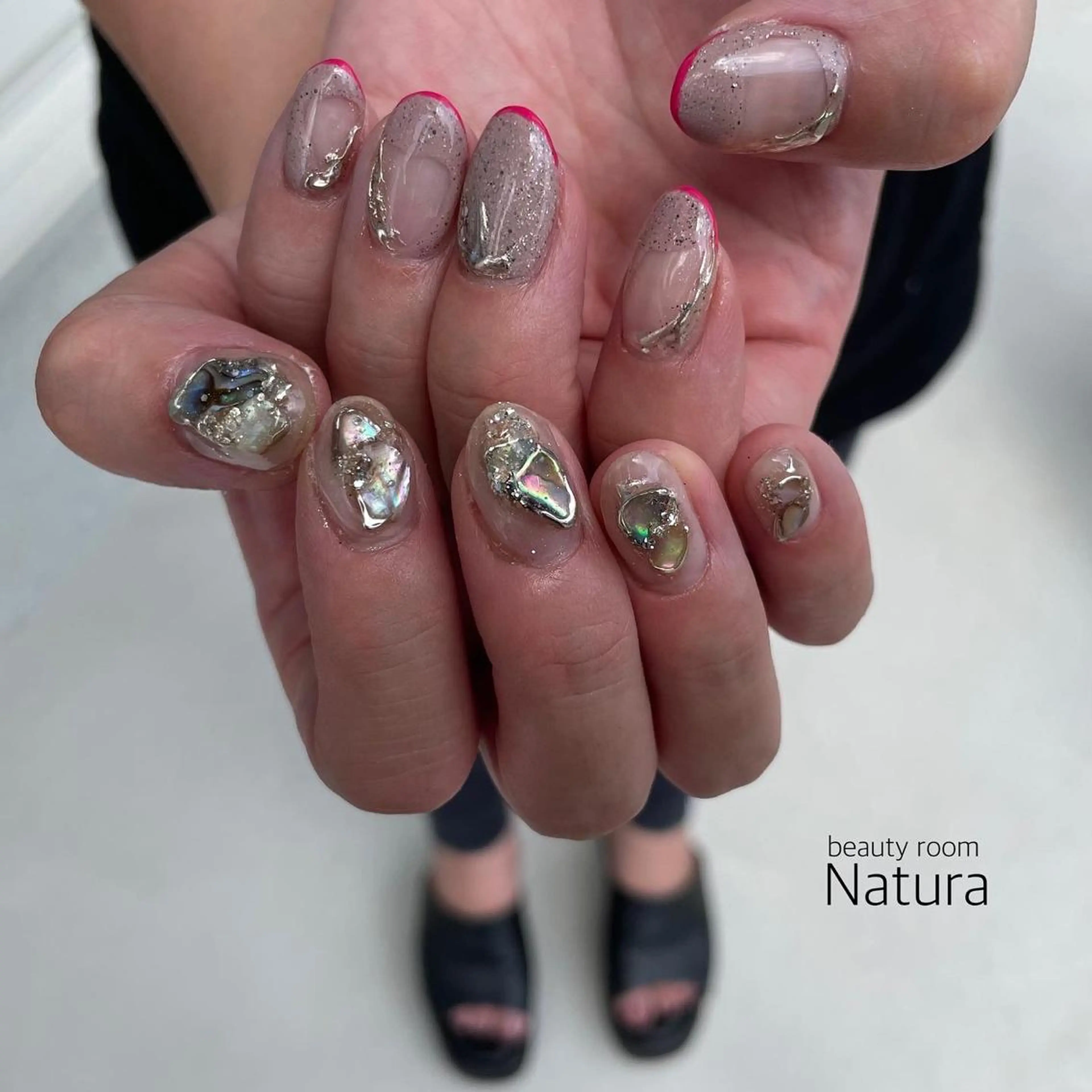 ネイル マツエク・マツパ アイブロウ ハンドネイル beautyroom Naturaのネイルデザイン