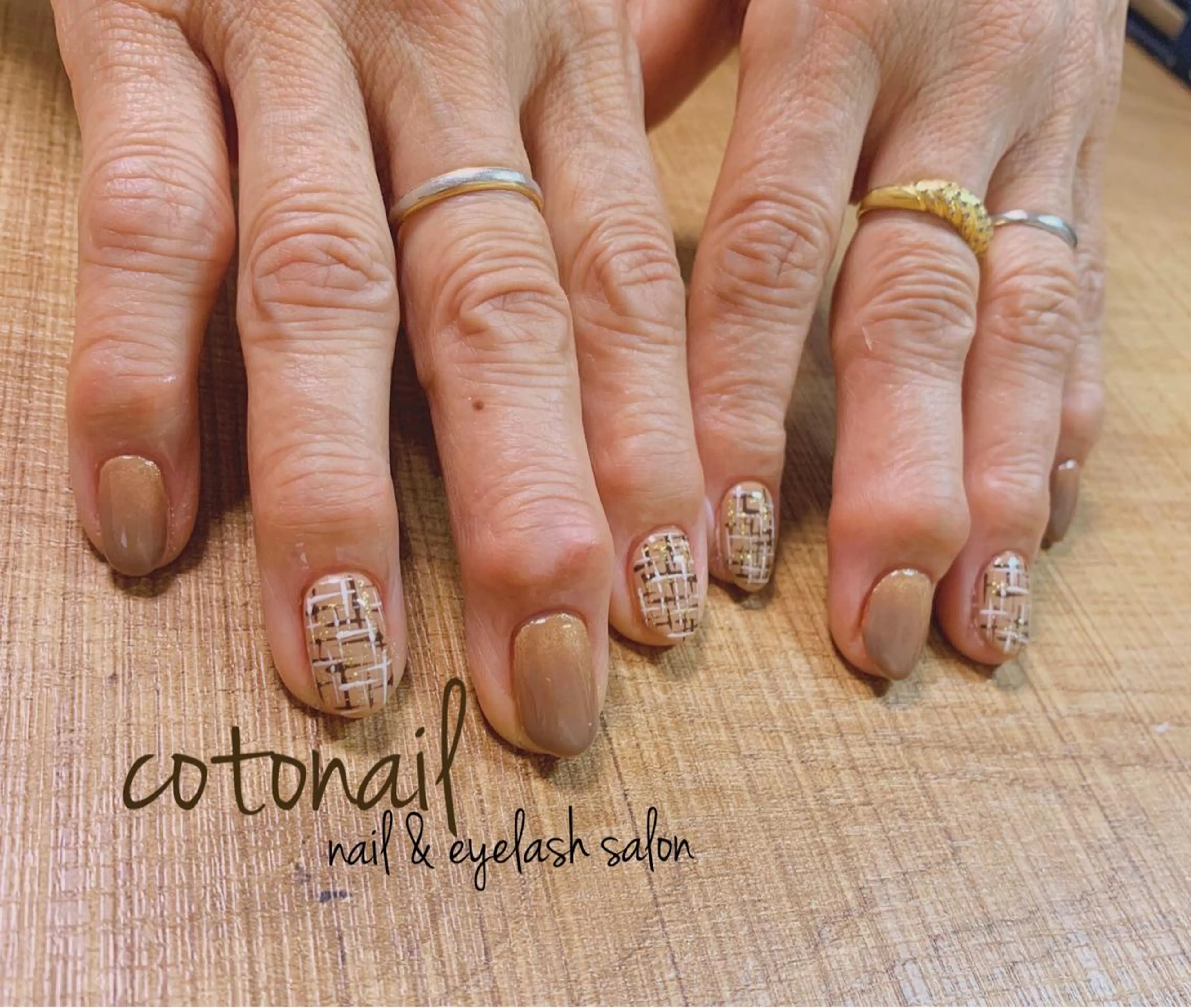 ミディアム ネイル アートネイル ハンドネイル ツメトマツゲ .のネイルデザイン