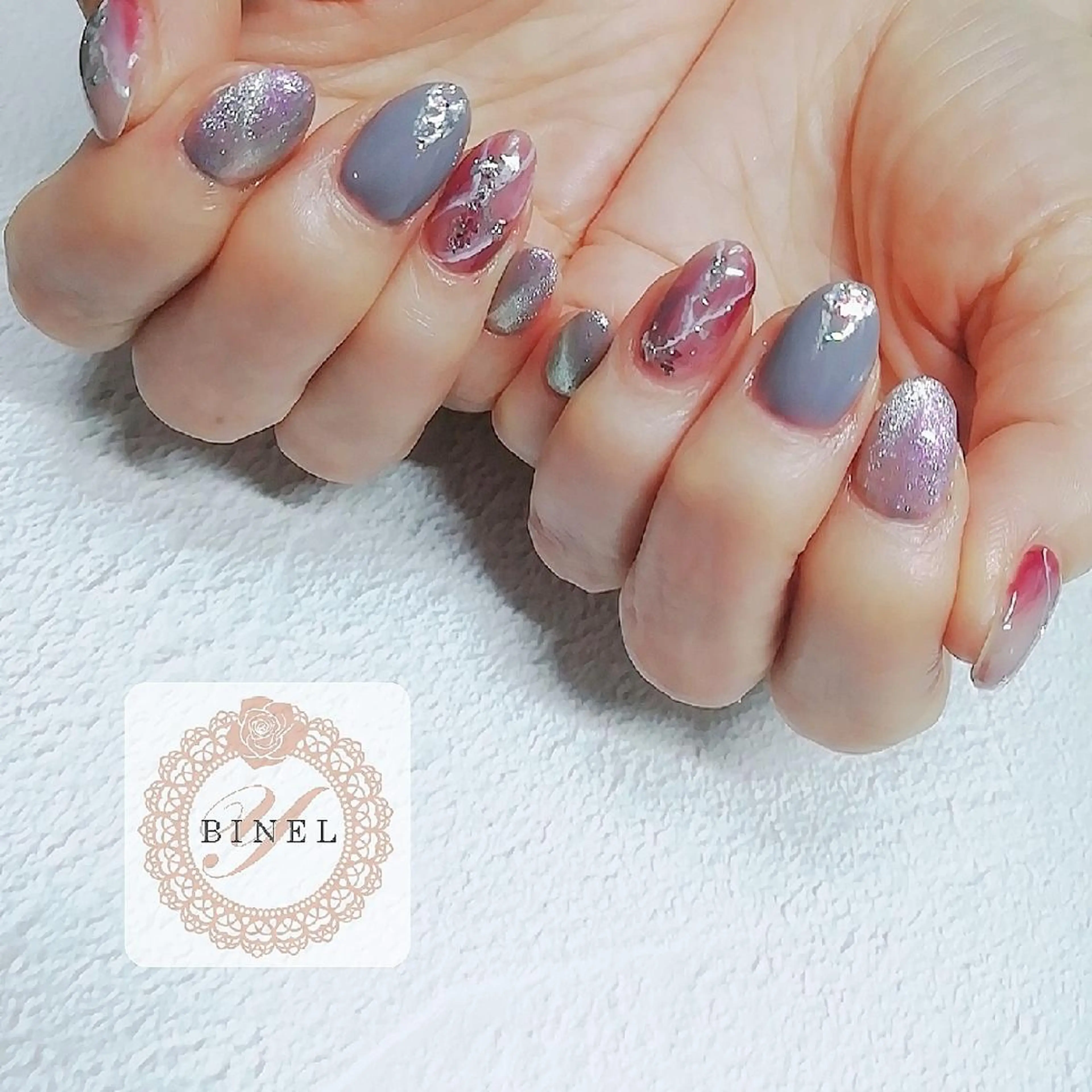 ネイル マグネットネイル ニュアンスネイル ハンドネイル Nail Salon Y.BINELのネイルデザイン