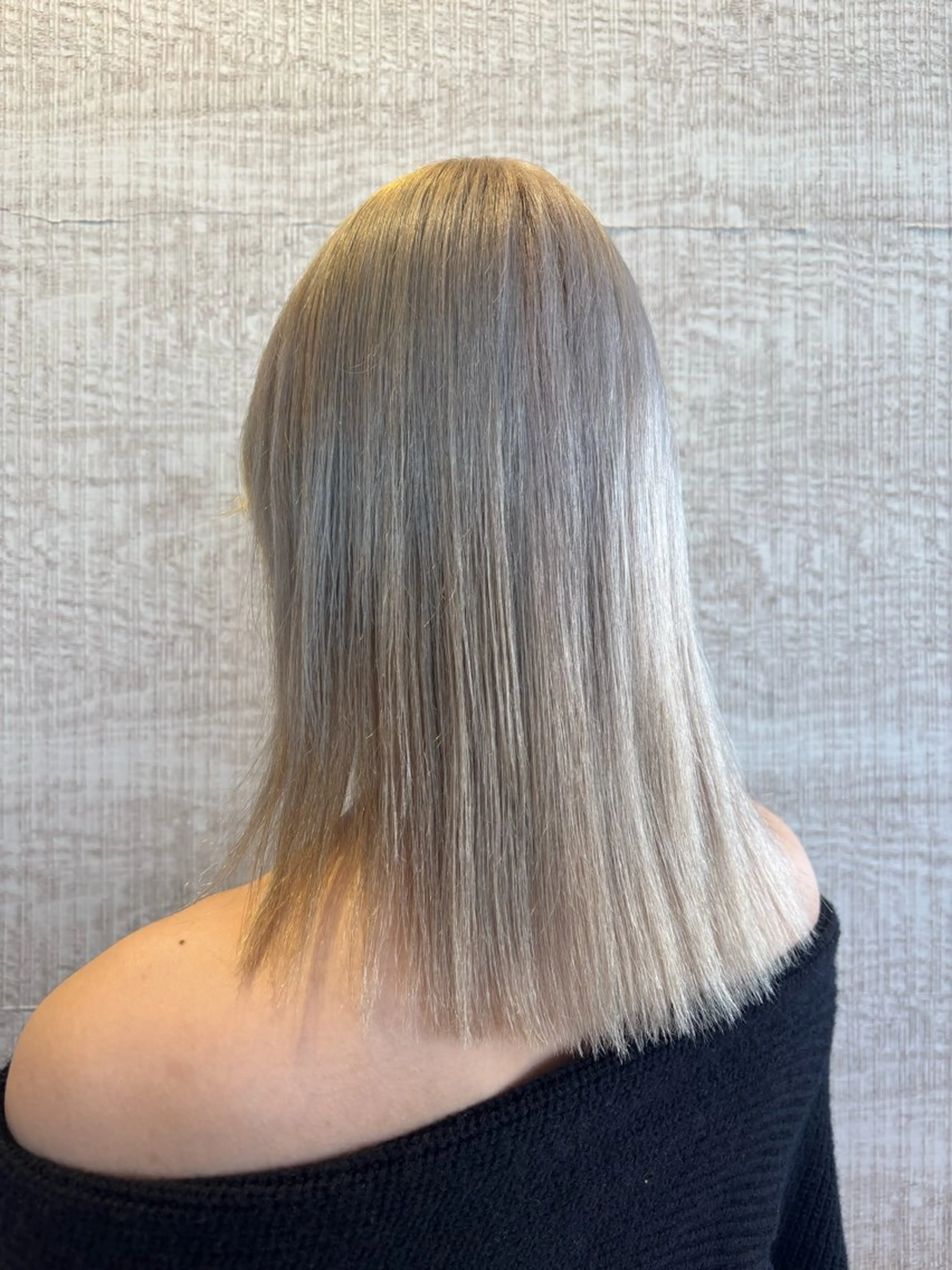 ミディアム 渡辺 恵理佳のヘアスタイル