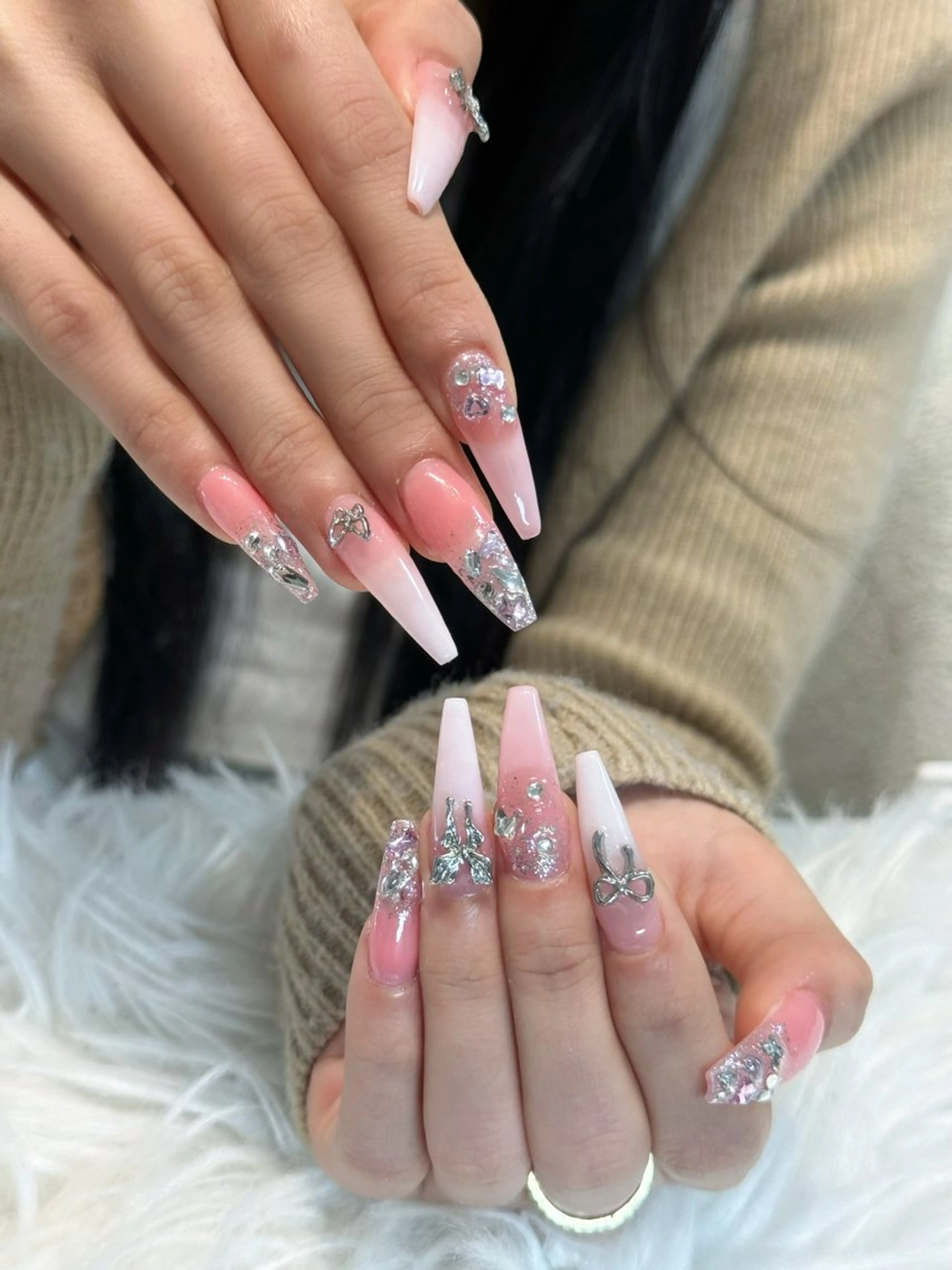 ネイル ボルドー ブラウン チークネイル ドット フットネイル Julli NailStudioのネイルデザイン