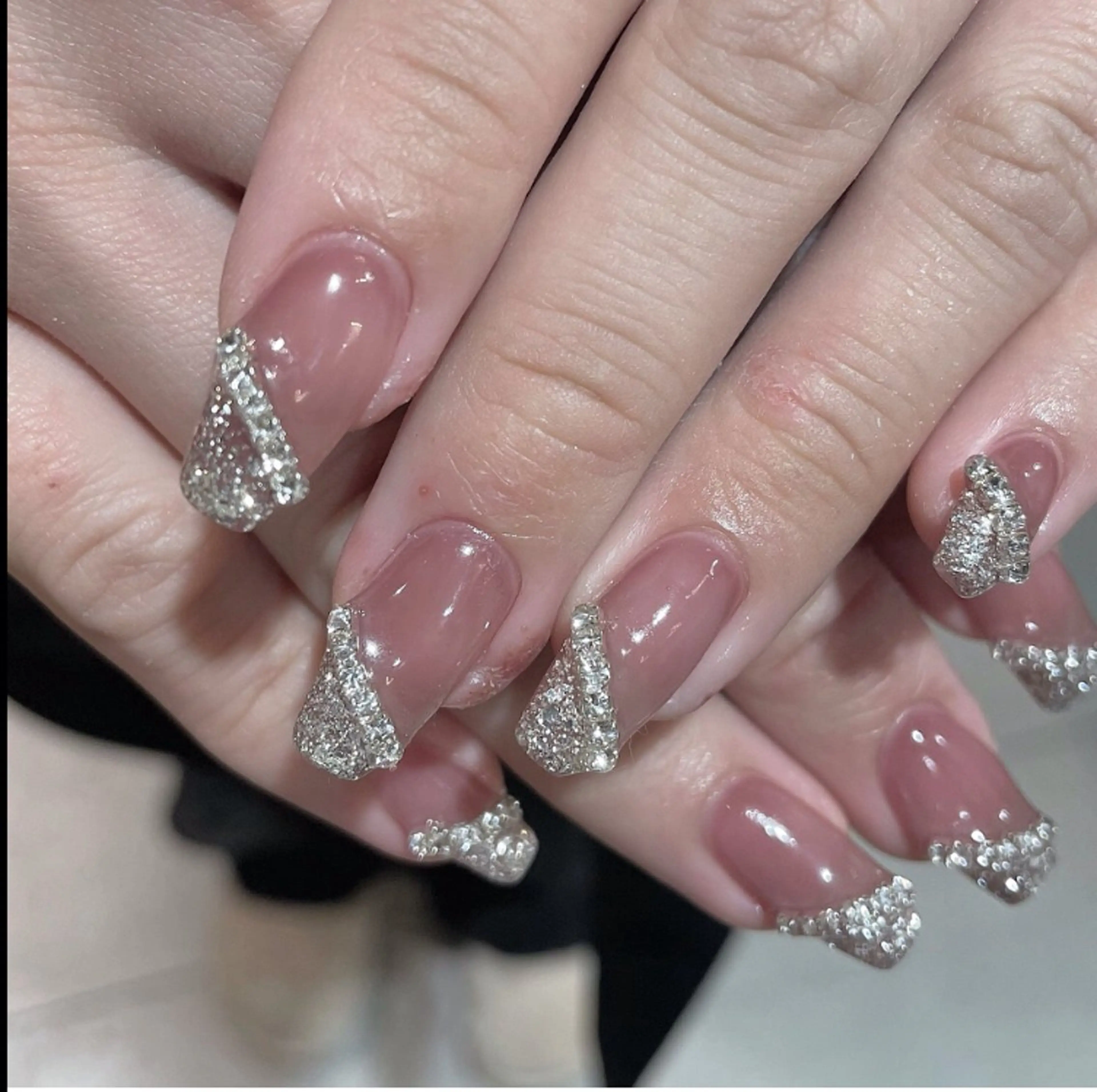 ネイル 長さ出し グラデーション キラキラネイル 韓国ネイル ラメ(グリッター) ハンドネイル ハンドケア Chisa Nail Studio所属・チ サのネイルデザイン