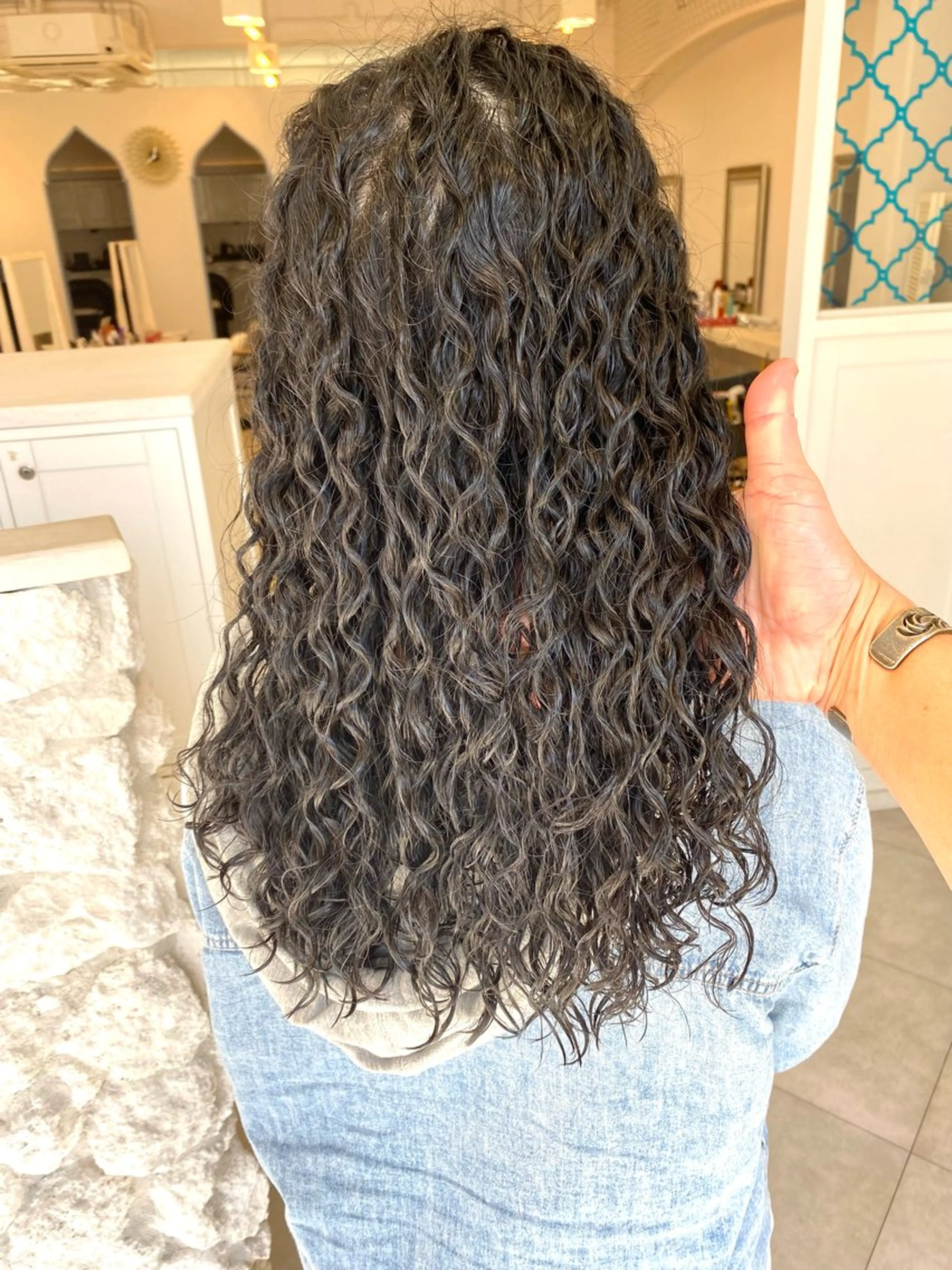 ロング カット パーマ AngeBay.NaHa所属・饒平名 知也のヘアスタイル