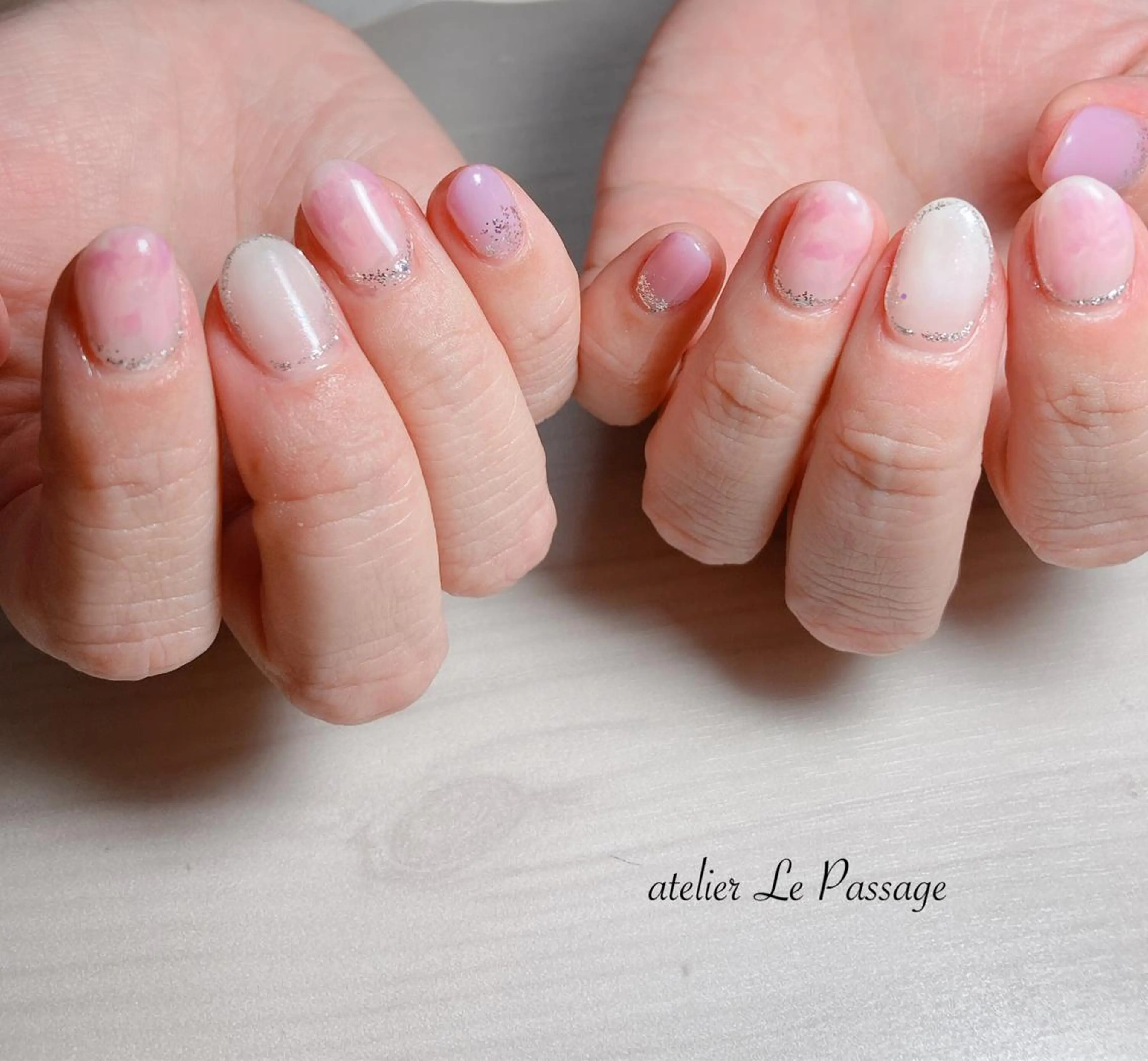 ネイル ジェルネイル キラキラネイル ラメ(グリッター) ニュアンスネイル オフィスネイル Atelier Le Passage所属・h nakatsukaのネイルデザイン