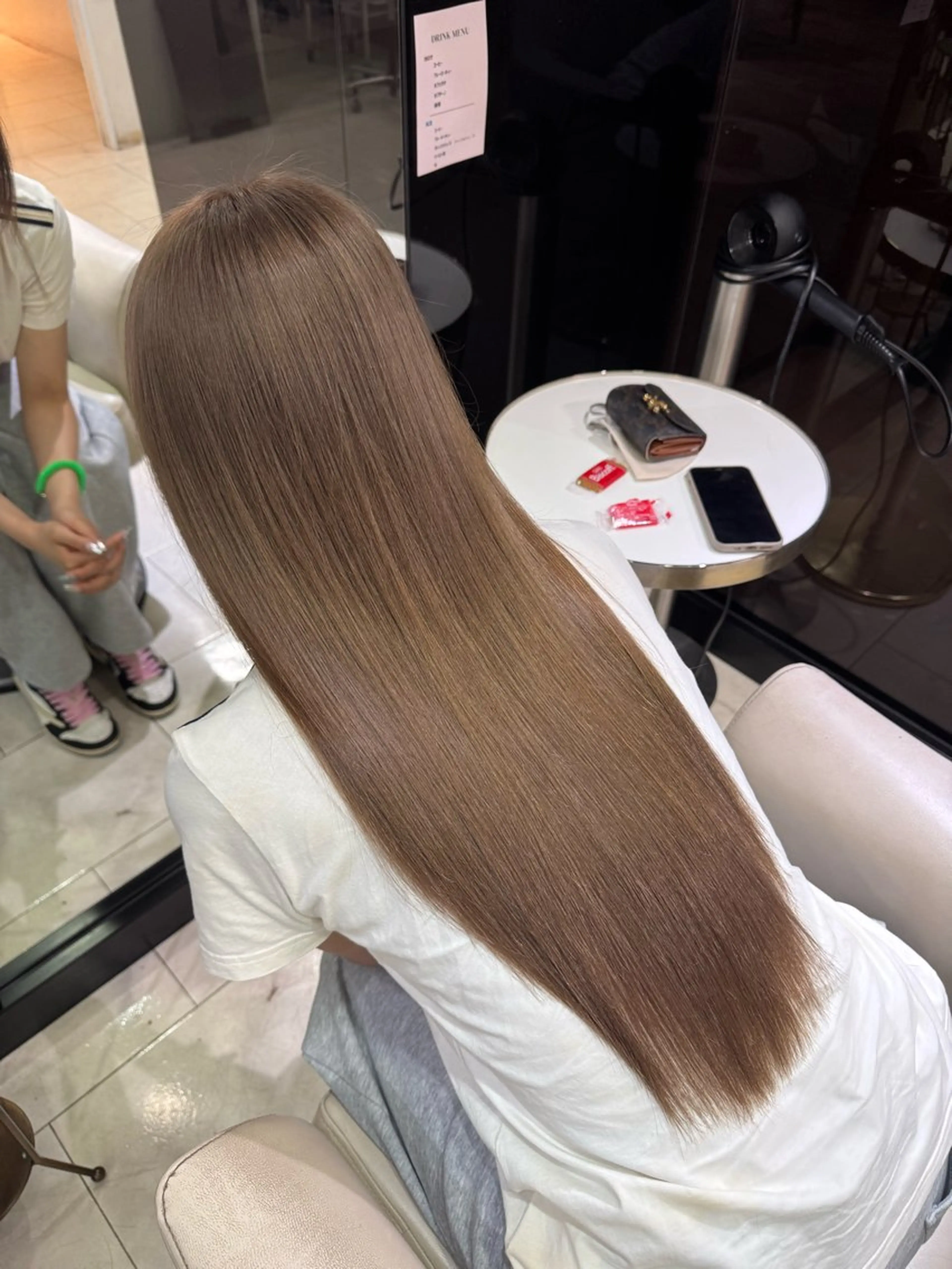 ロング カラー アッシュ ベージュカラー ✨透明感艶カラー✨ yuiのヘアスタイル