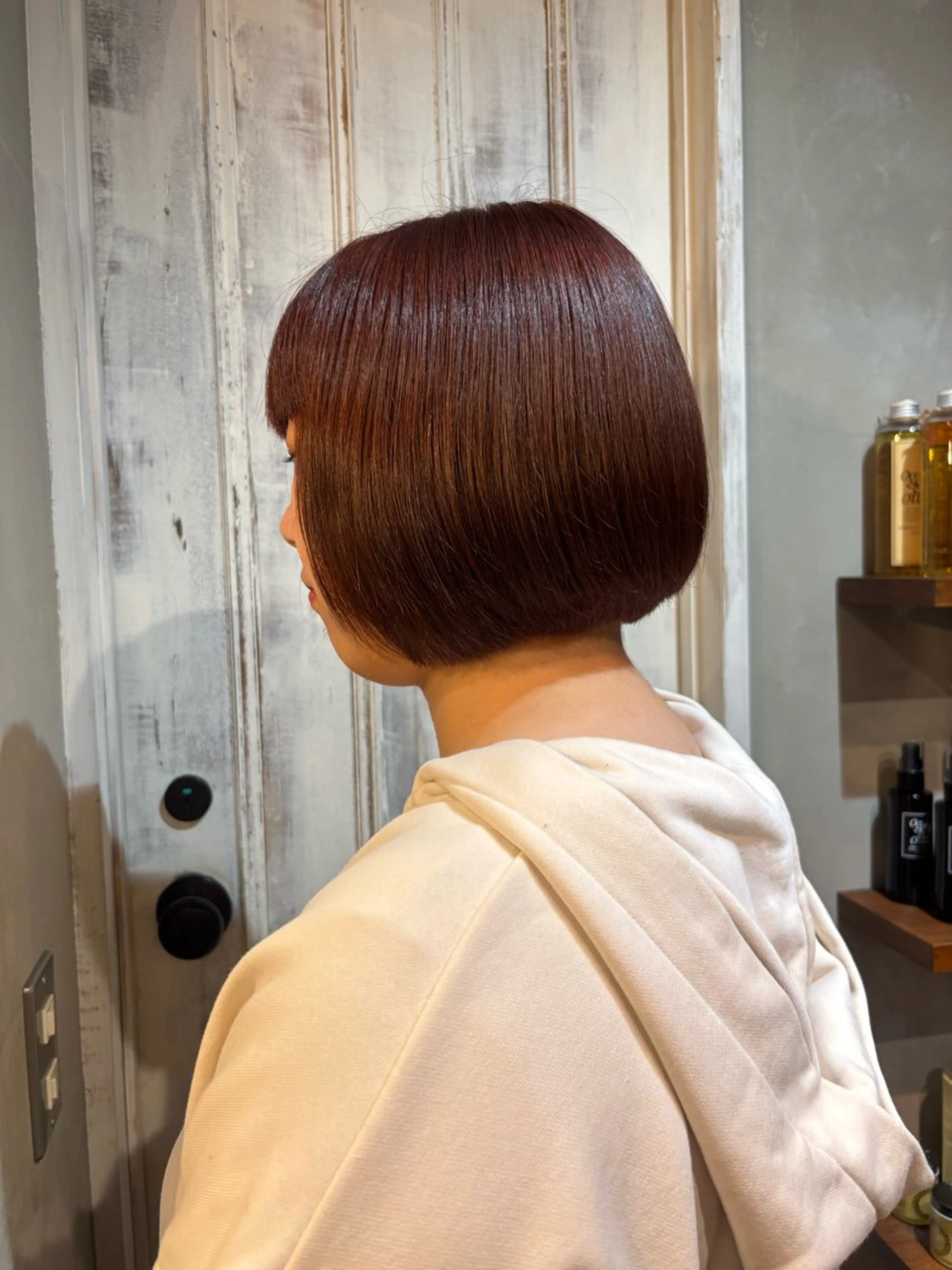 ショート カラー ブリーチ カシス ブリーチなしカラー レッドカラー ヘアカラー saya 🧸 カット/縮毛矯正のヘアスタイル