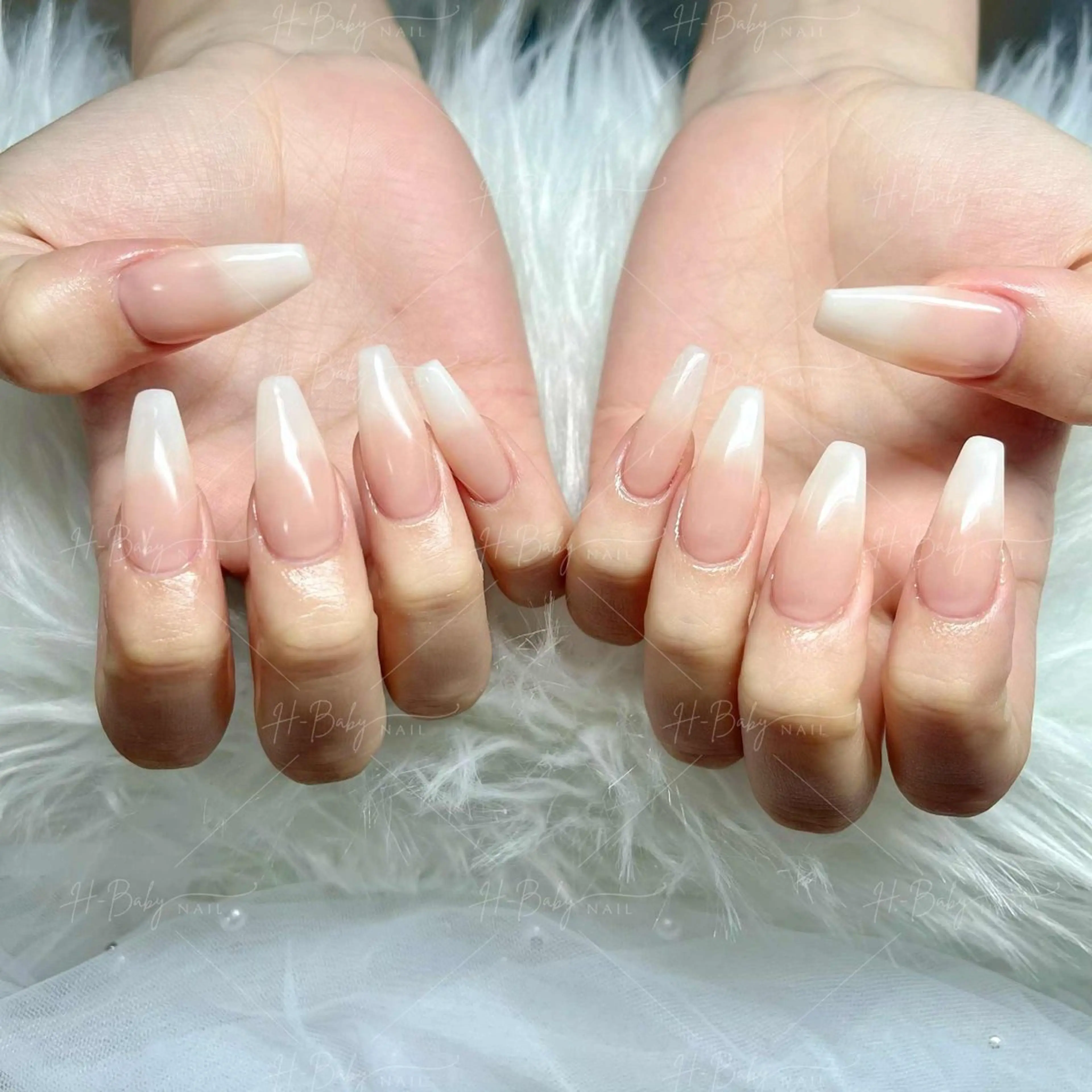 ネイル オーロラネイル フレンチネイル ジェルネイル ハロウィン 韓国ネイル ハンドネイル H.baby Nail Salonのネイルデザイン