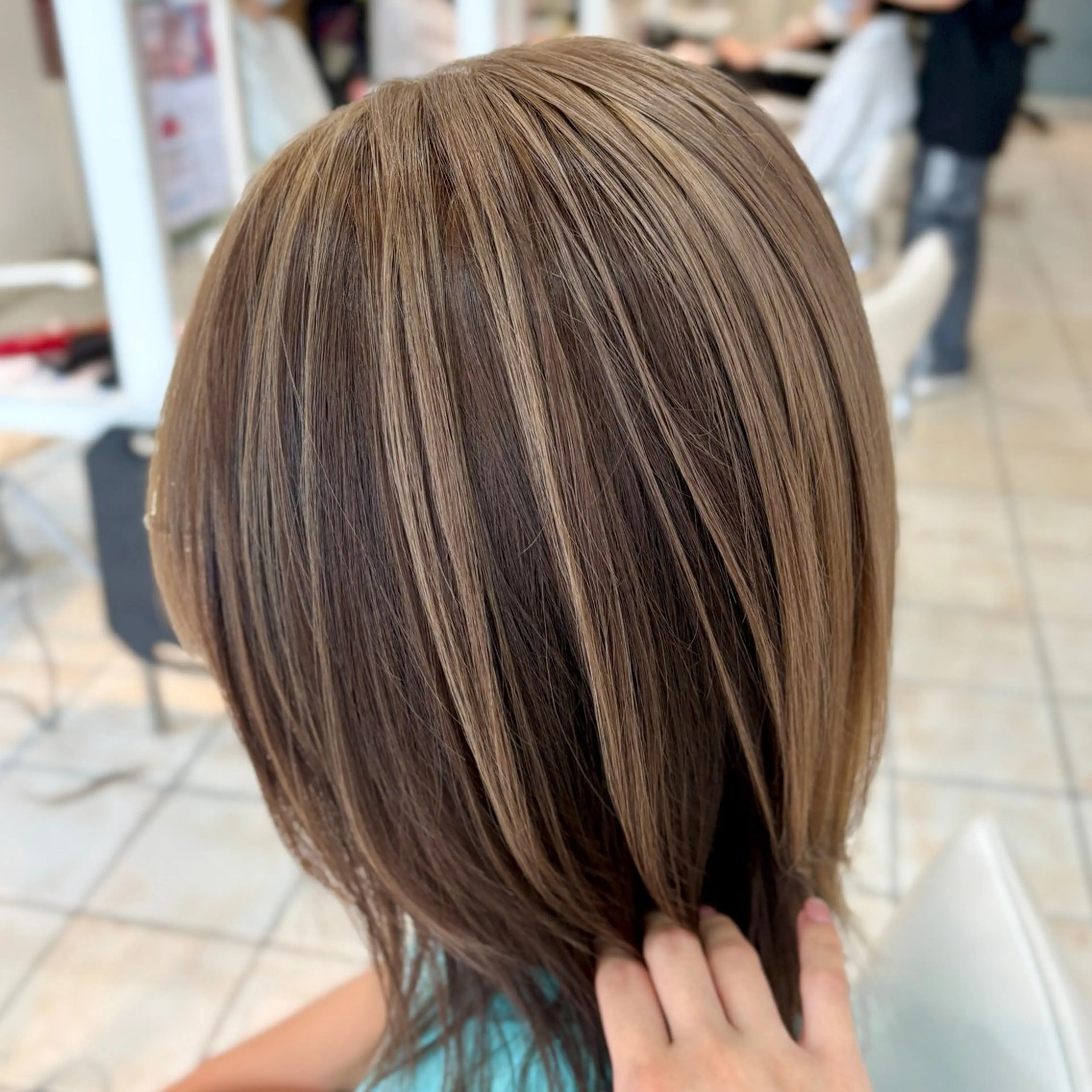 ミディアム カラー ブリーチ レイヤーカット ヘアカラー ブリーチ/ヘアセット 【𝙍𝙞𝙣𝙤】のヘアスタイル