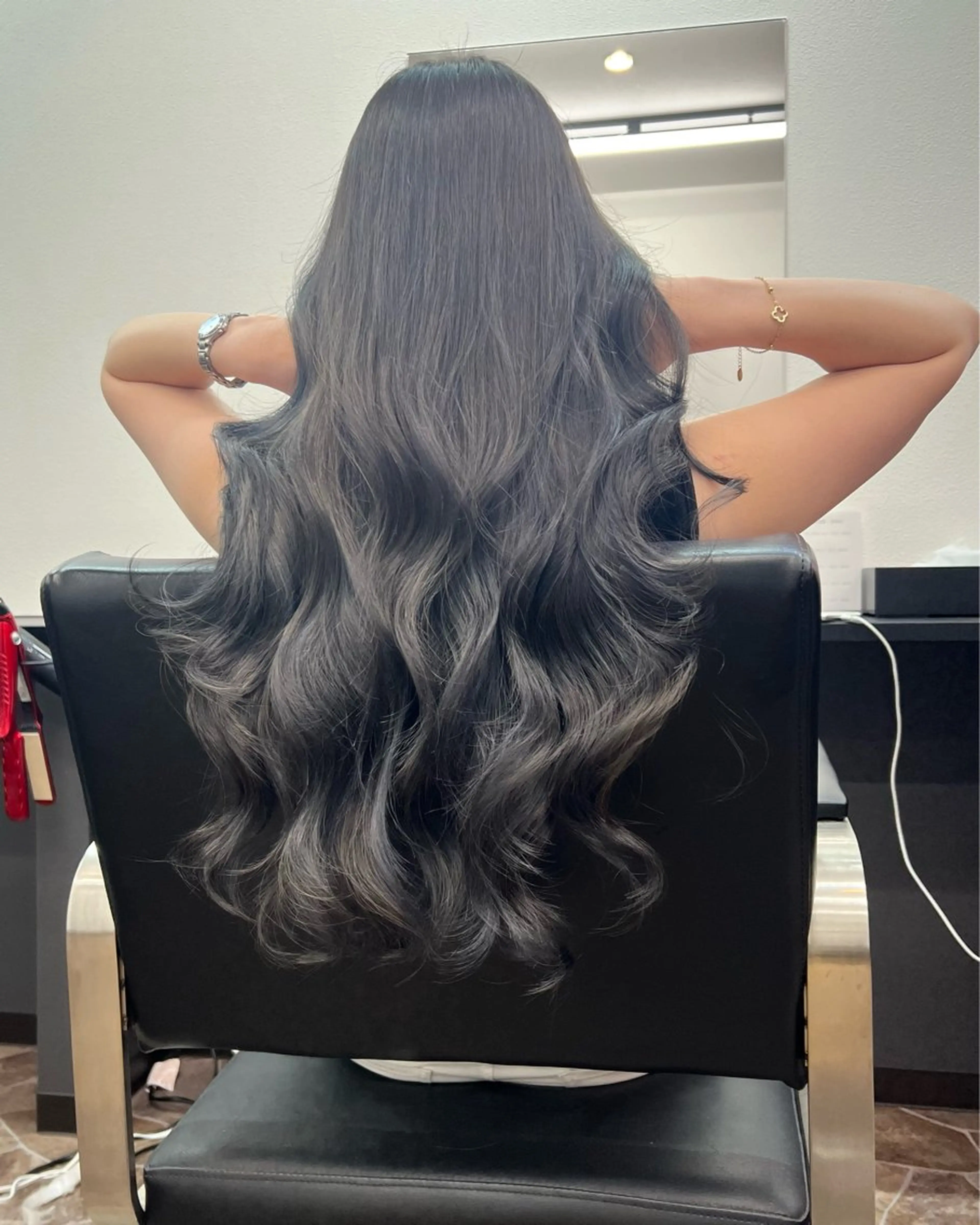 ロング レイヤーカット ヘアカラー トリートメント フリーダムマティーニ所属・藤本 翔己のヘアスタイル