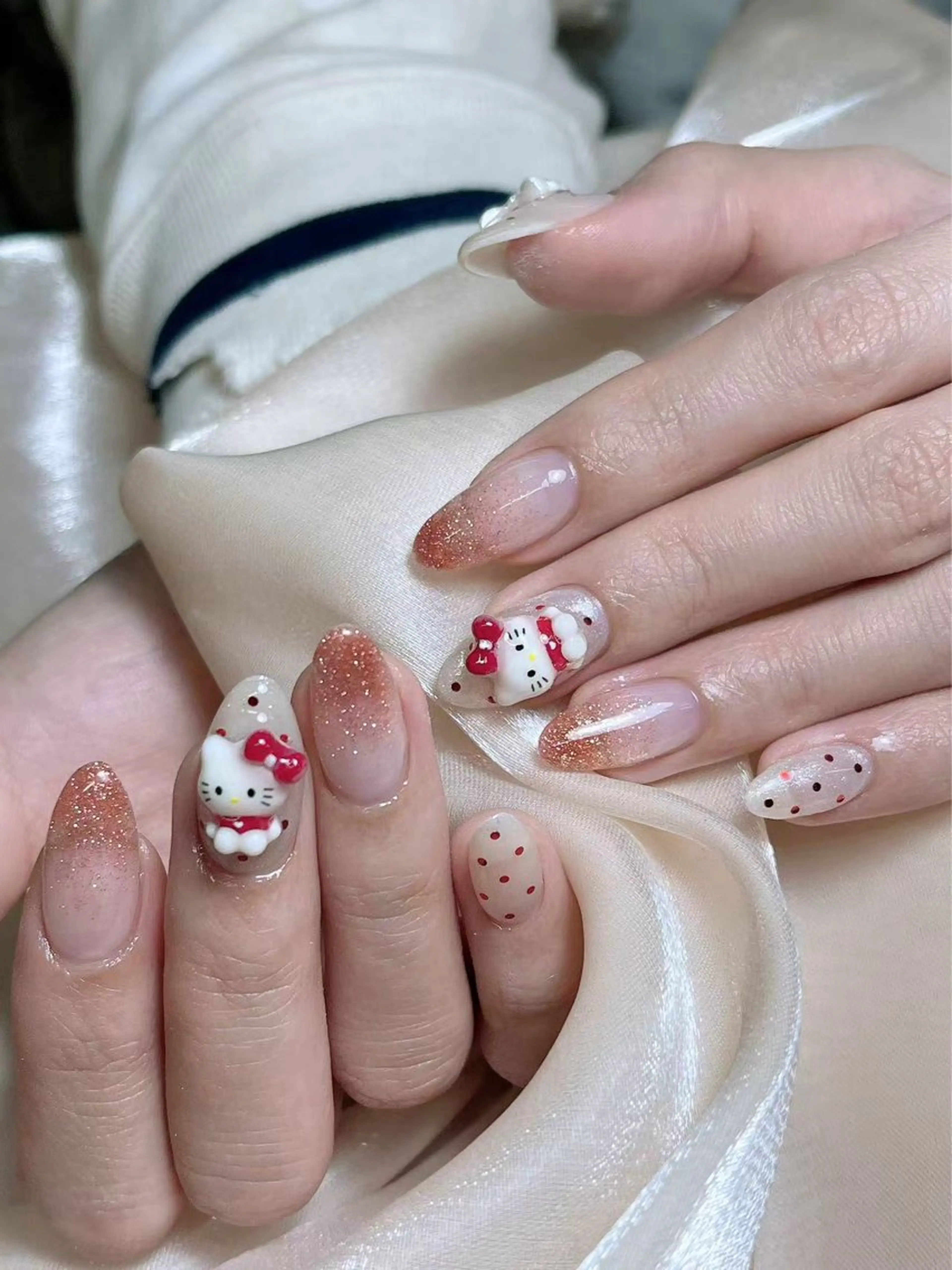 ネイル ハンドネイル LR.ONE リナのネイルデザイン