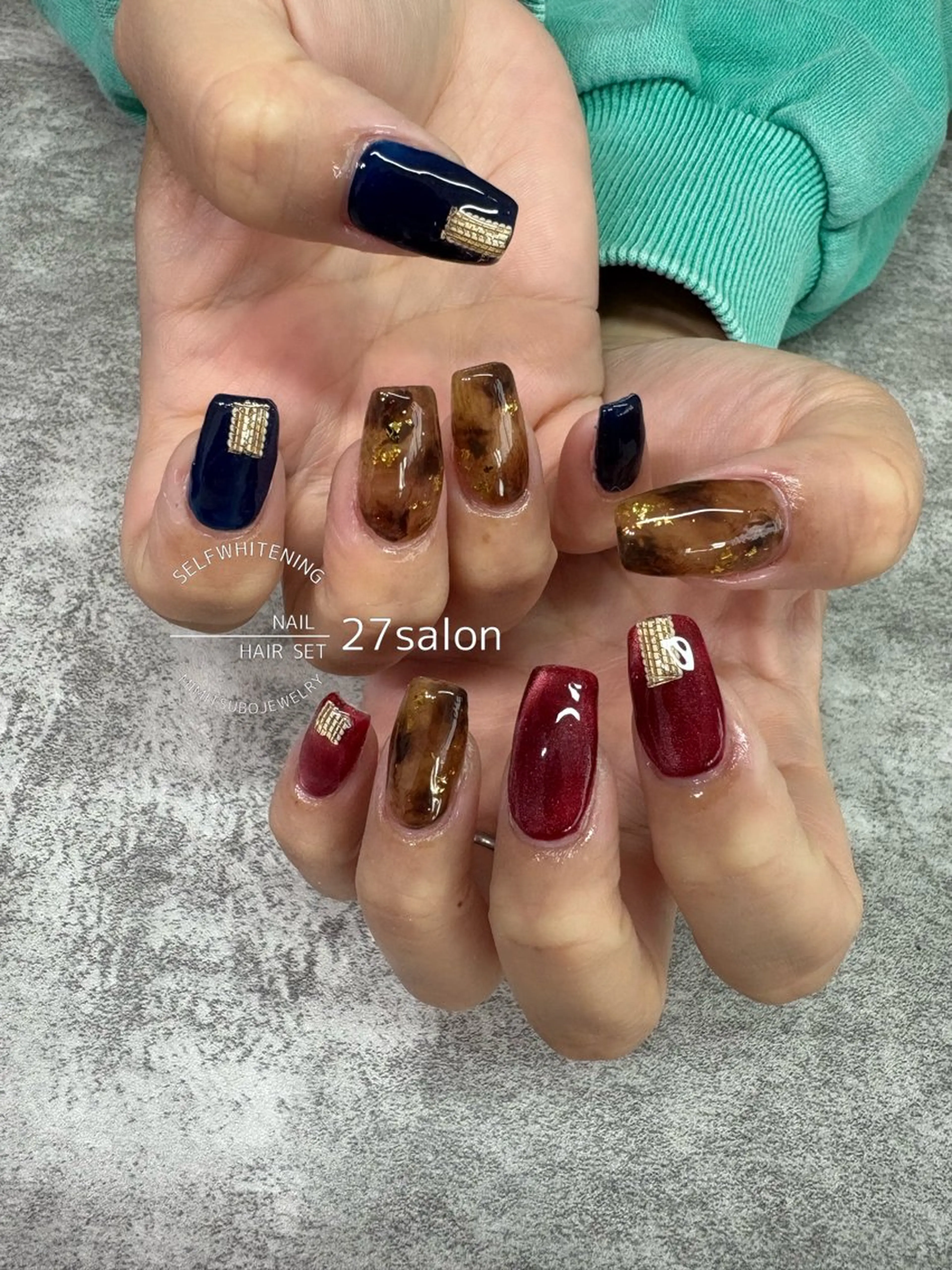 ネイル べっ甲ネイル ボルドー ネイビー ハンドネイル 27salon yuinaのネイルデザイン