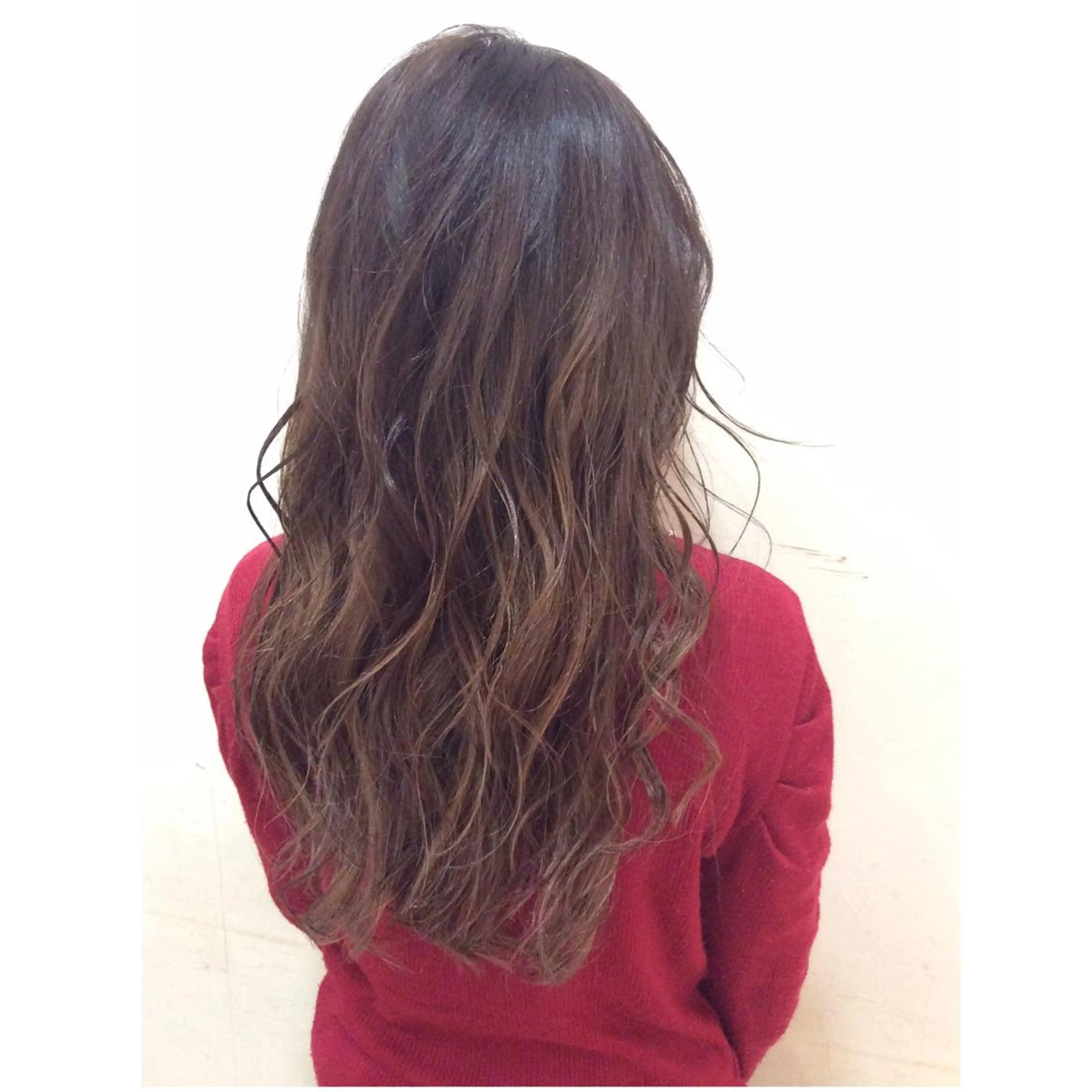 ミディアム セミロング ロング カラー アッシュ グレージュ TOMOYAレイヤー ブリーチ縮毛矯正のヘアスタイル