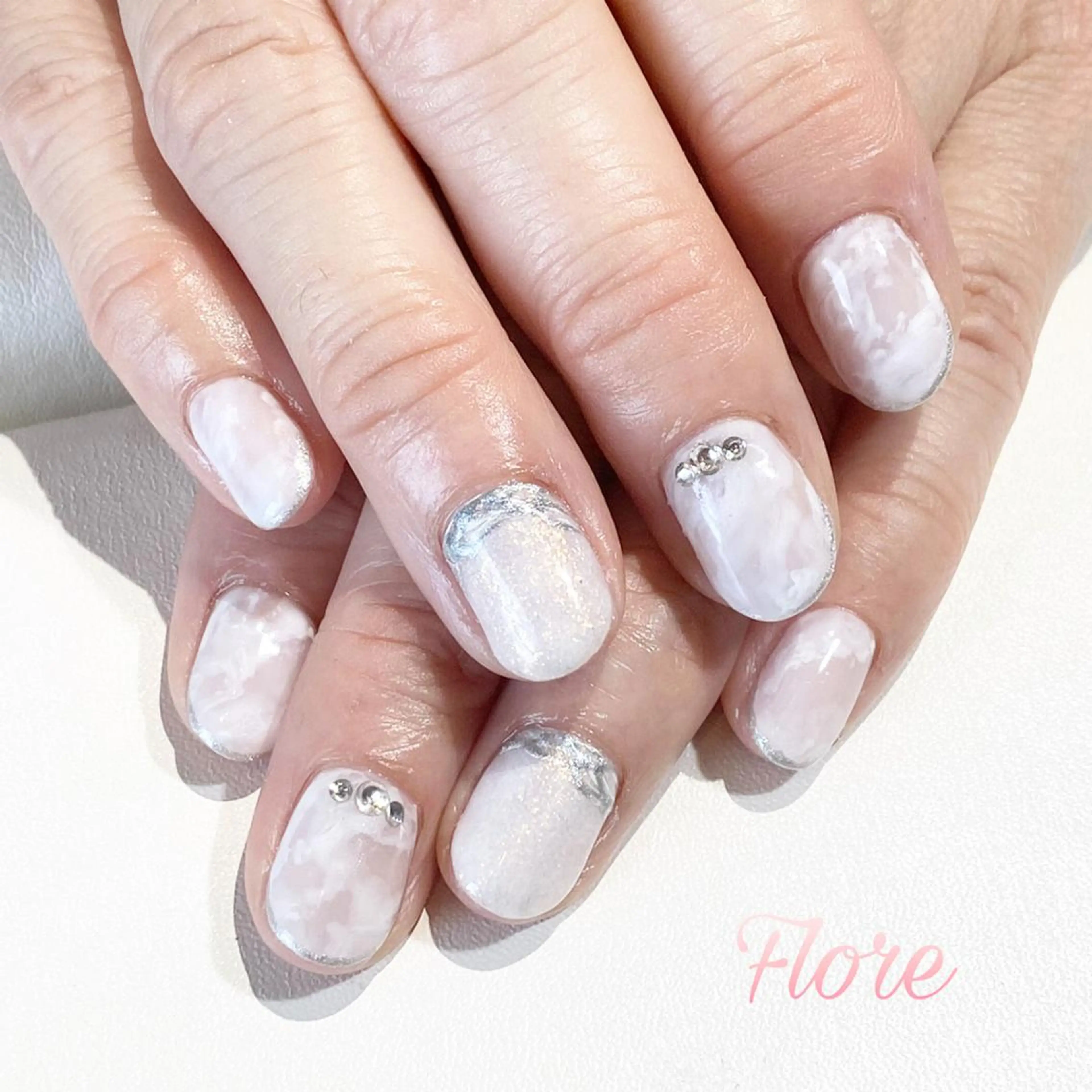 ネイル Flore (フロール)の眉毛・アイブロウイメージ