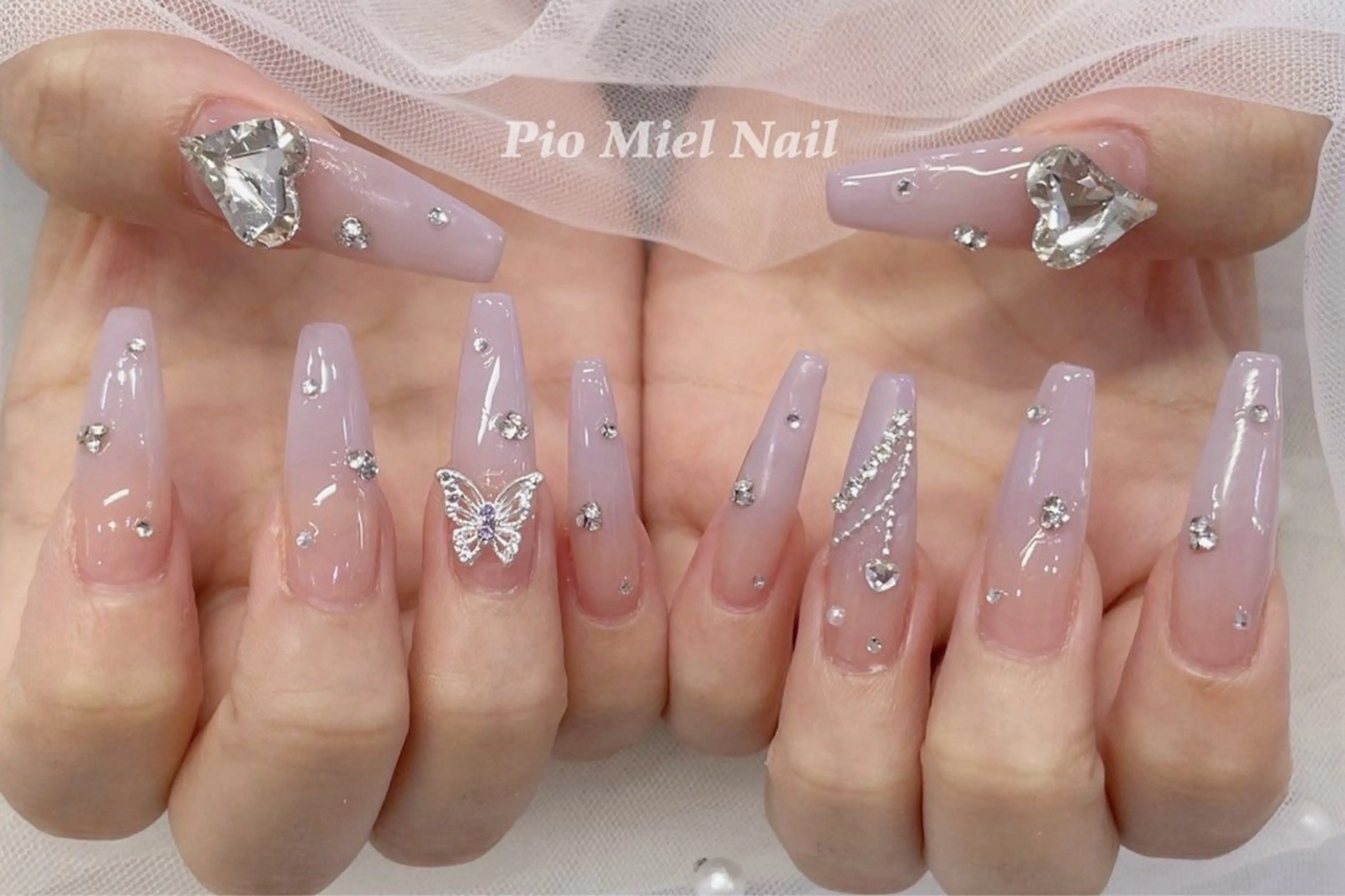 ネイル 長さ出し ジェルネイル ガーリー ラメ(グリッター) ロングネイル ハンドネイル HANA 長さだしのネイルデザイン