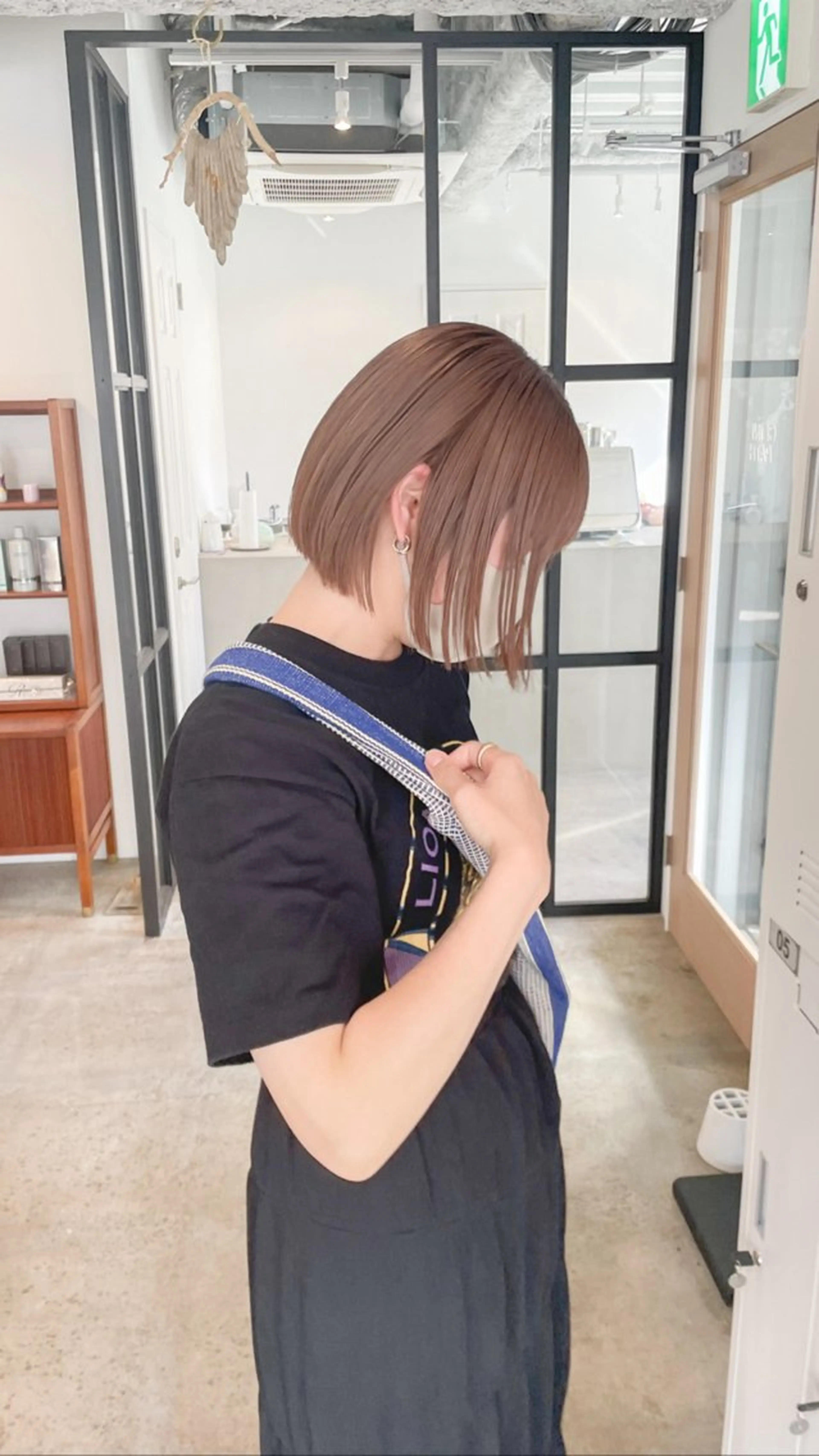 ショート カラー 切りっぱなしボブ ベージュカラー ブラウンカラー ブラウンベージュ ボブ カット ヘアカラー Takuma Suzuki中目黒のヘアスタイル