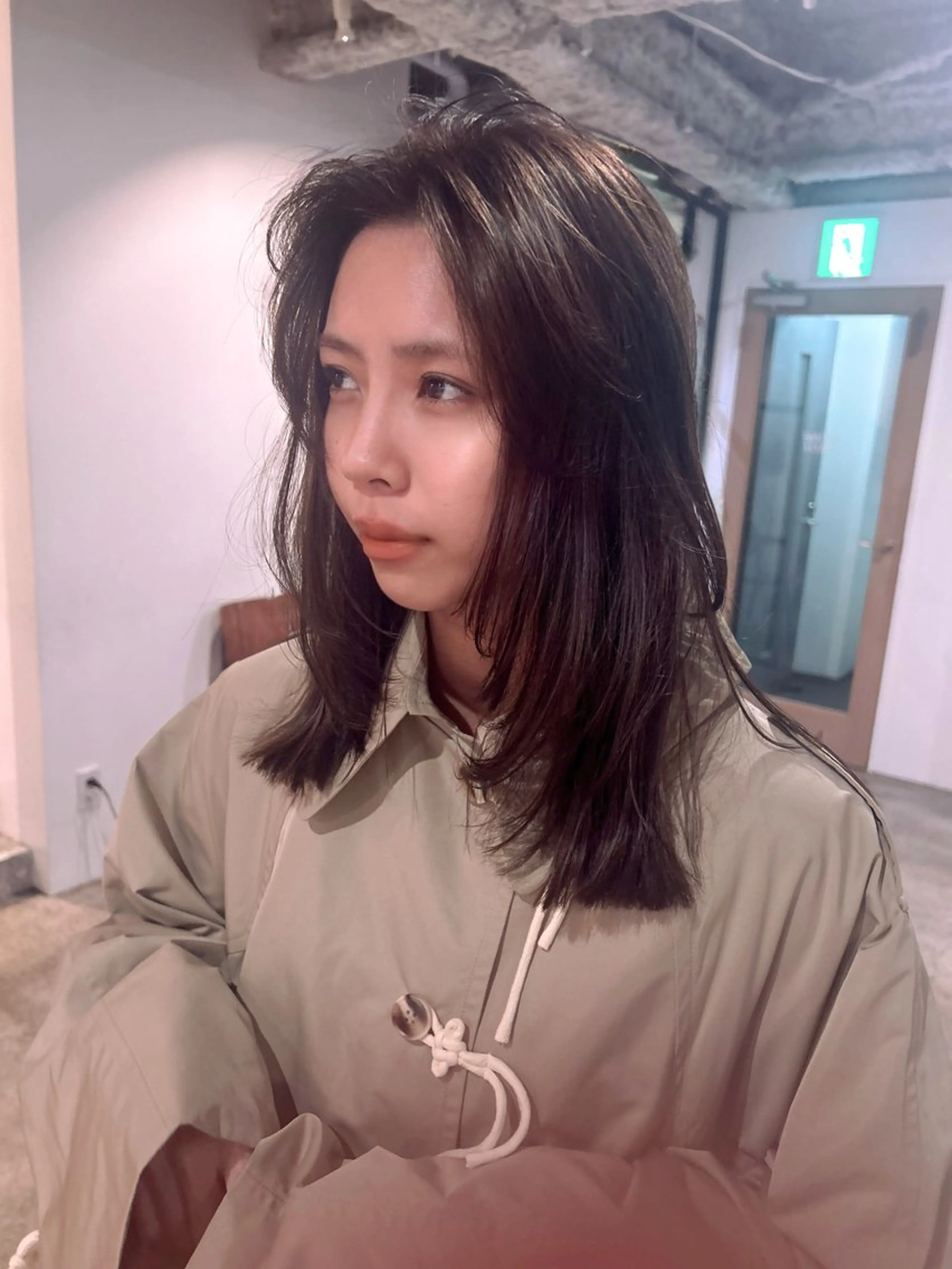 セミロング カラー ヘアアレンジ ベージュカラー 透明感カラー オリーブベージュ カット ヘアカラー 🎀suzuna 透明感colorのヘアスタイル