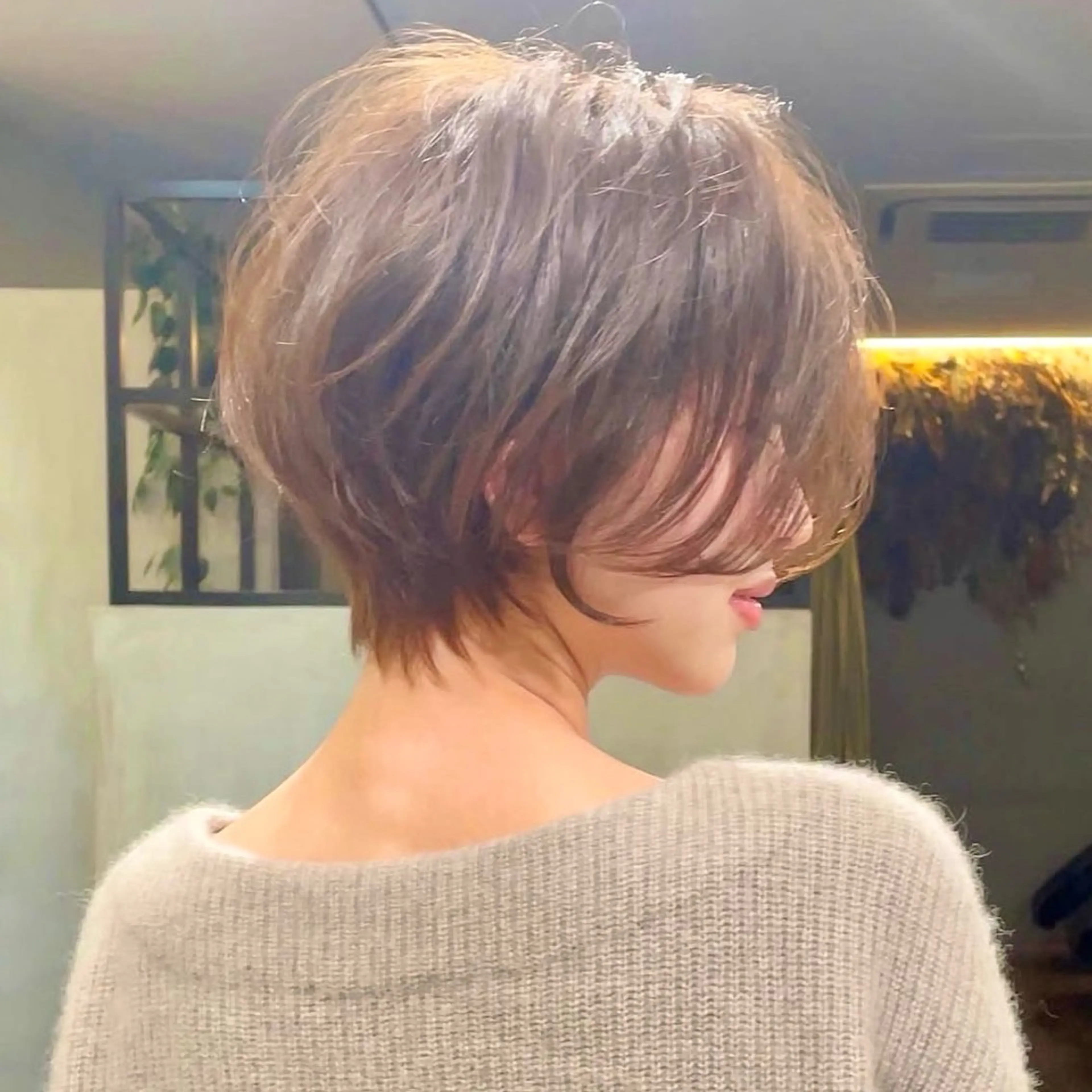 【⭐️2月前日24時まで‼️口コミを書いていただけると極上ヘッドスパ付き】カット＋カラー＋トリートメントの写真