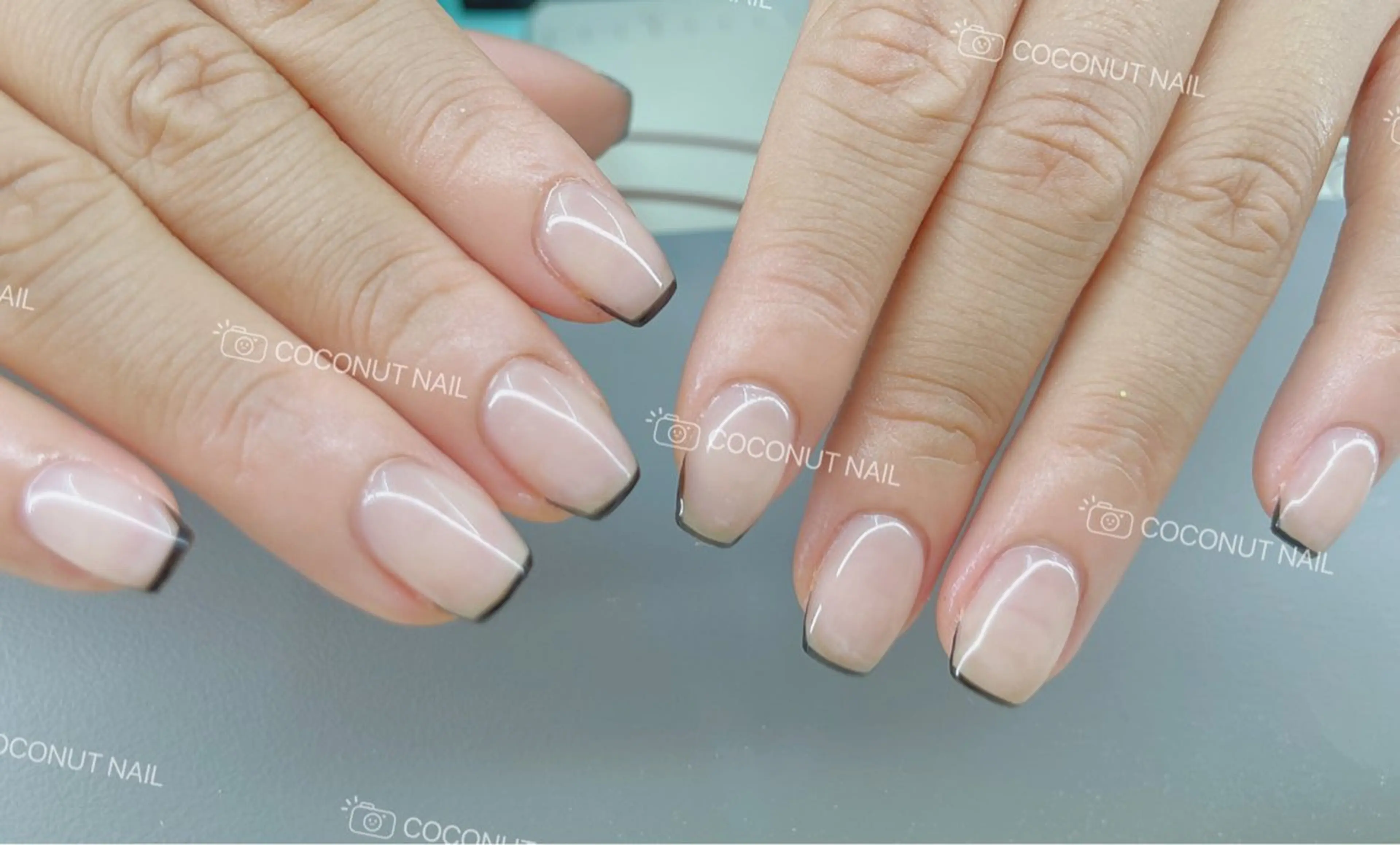 ネイル フレンチネイル ハンドネイル 神田 ココナッツのネイルデザイン