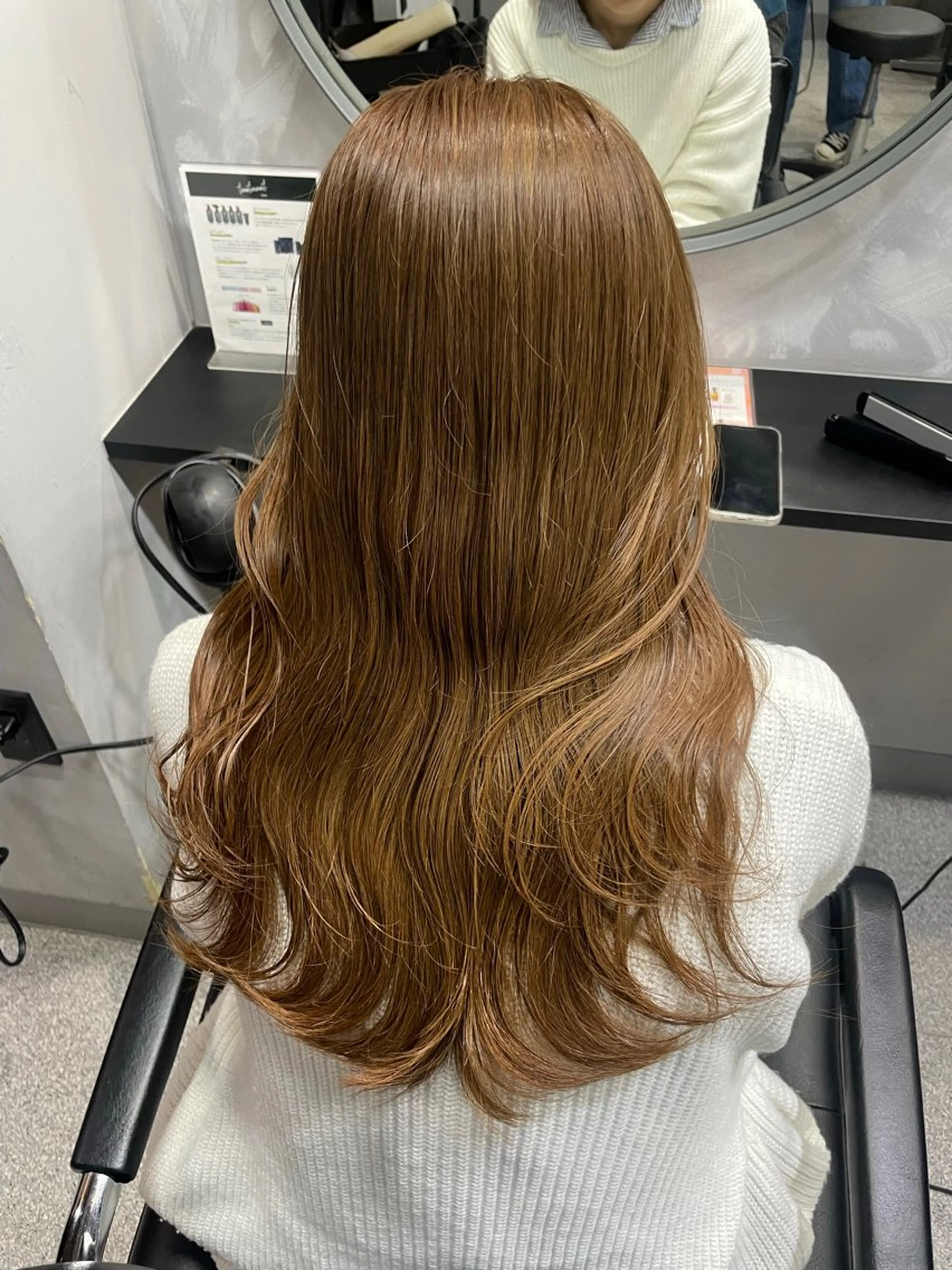 ミディアム ヘアカラー トリートメント ケアブリーチ/ エクステ/レイヤーのヘアスタイル