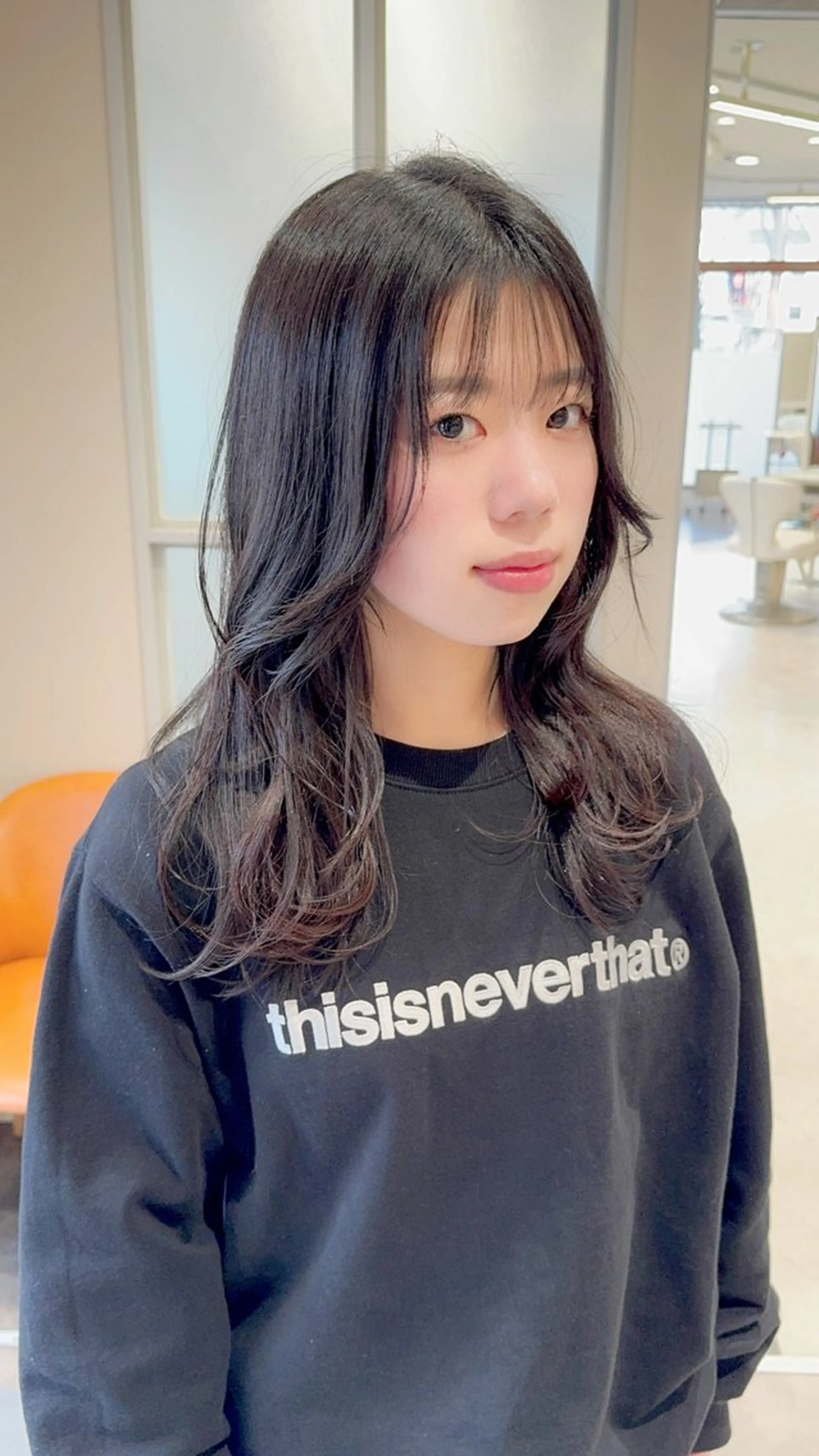 セミロング EARTH ケントのヘアスタイル