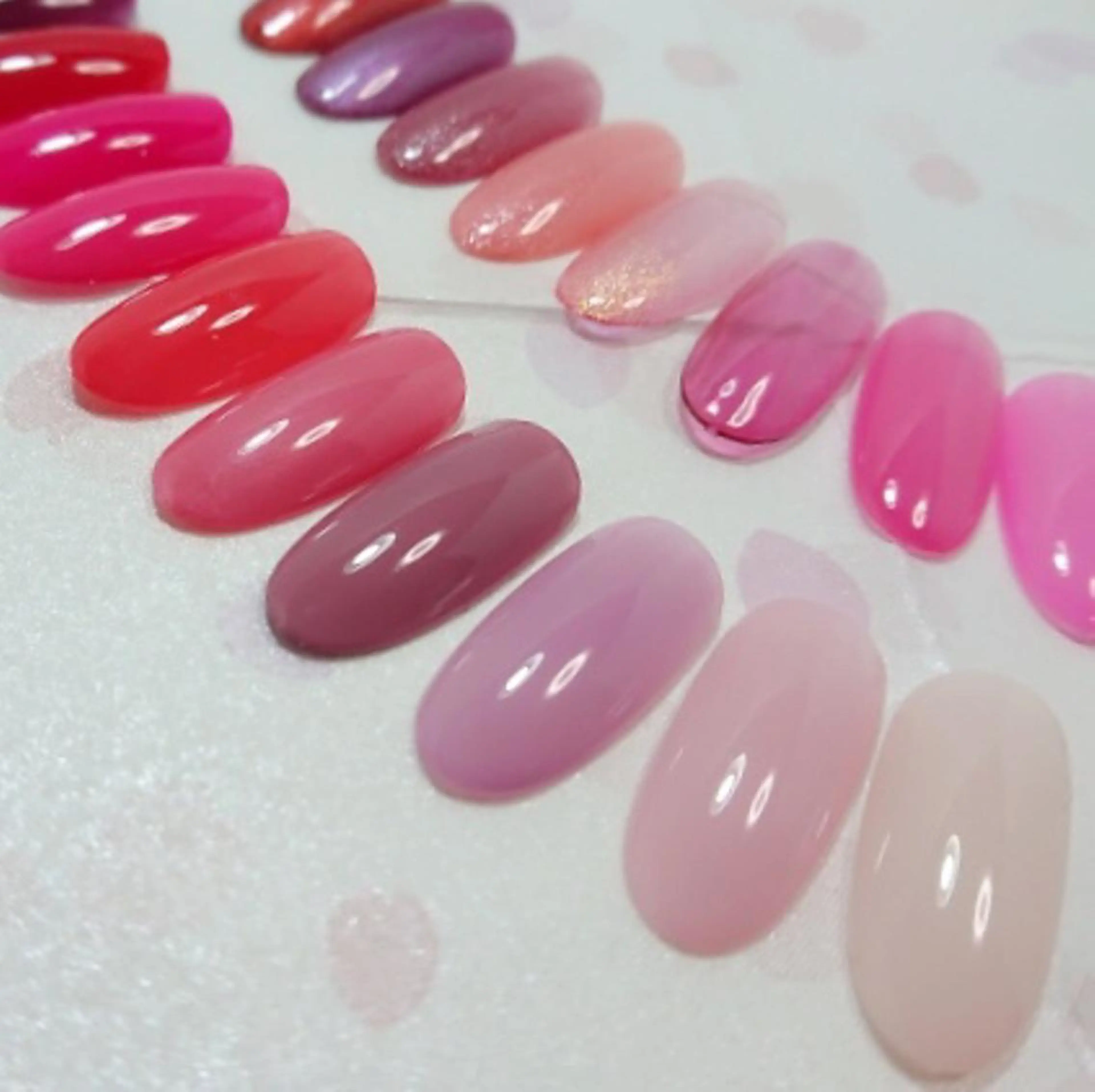 【ワンカラー】200色以上あるカラーから好きなカラーが選べます✨人気のマグネットネイルも可能です😊💓の写真