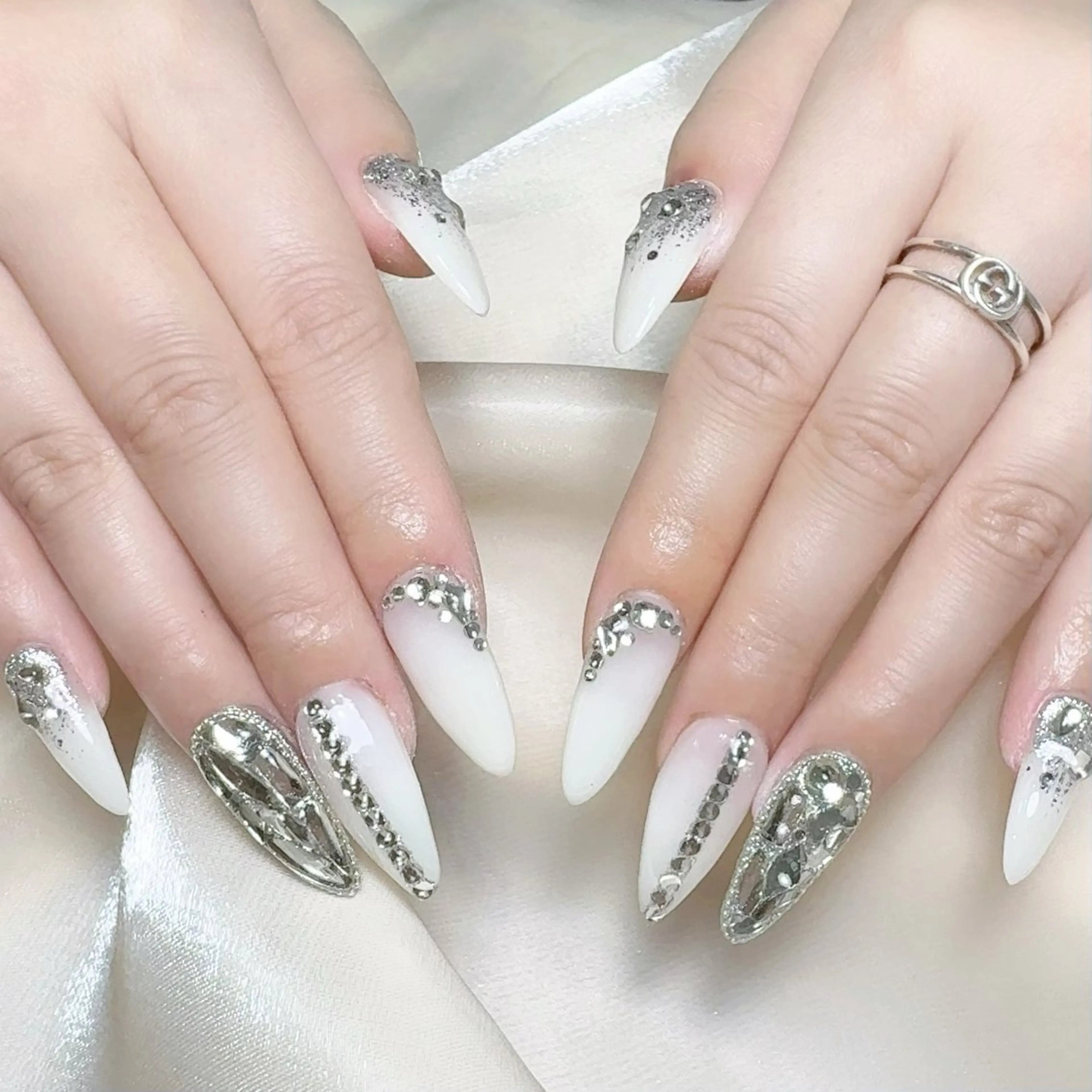 メンズ ネイル メンズ韓国風 アートネイル オーロラネイル ガーリー キラキラネイル ハンドネイル Nail salon 木にいるのネイルデザイン