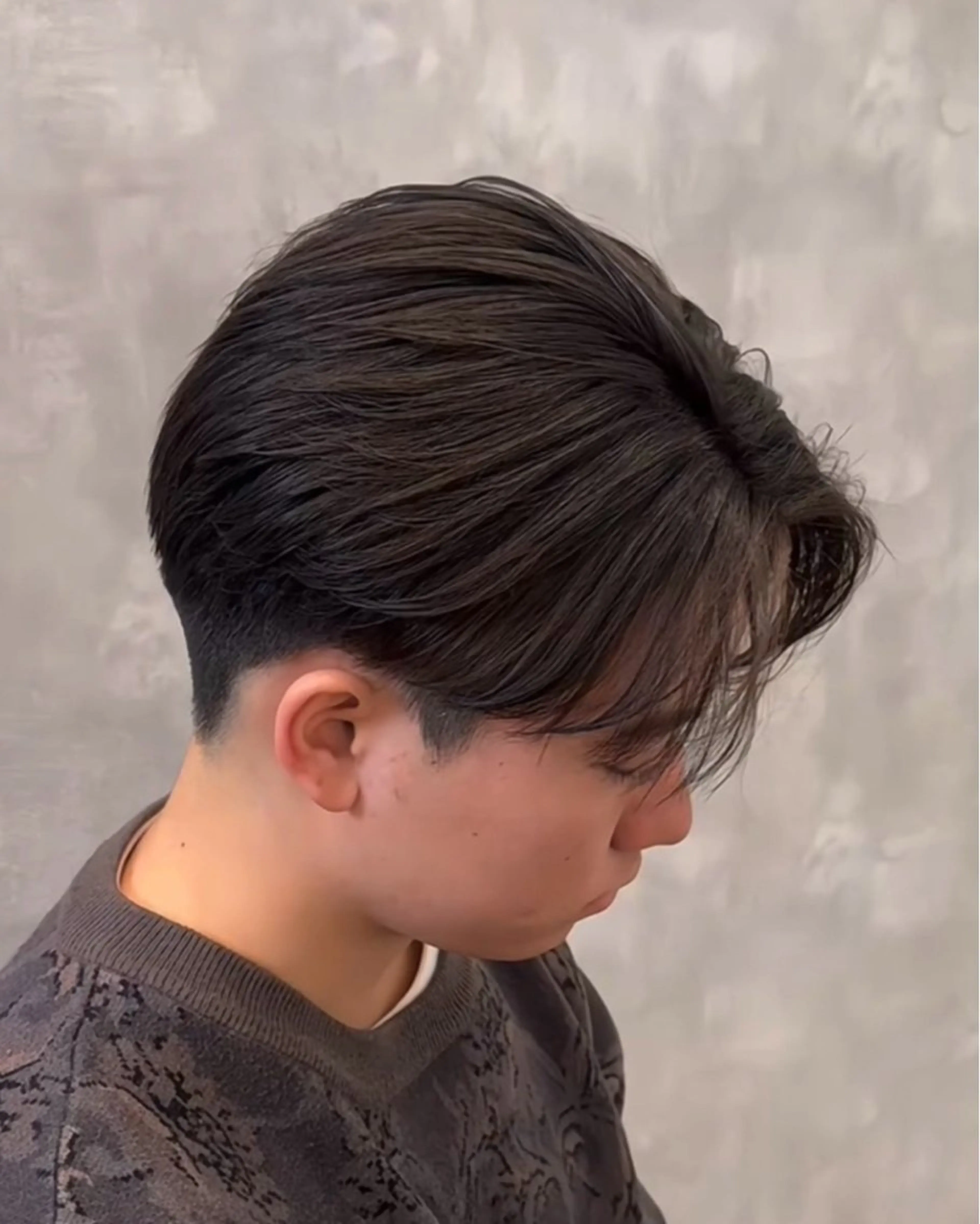 ミディアム メンズ ミディアムパーマ メンズパーマ 縮毛矯正 メンズ専門/パーマ 束間ショートのヘアスタイル