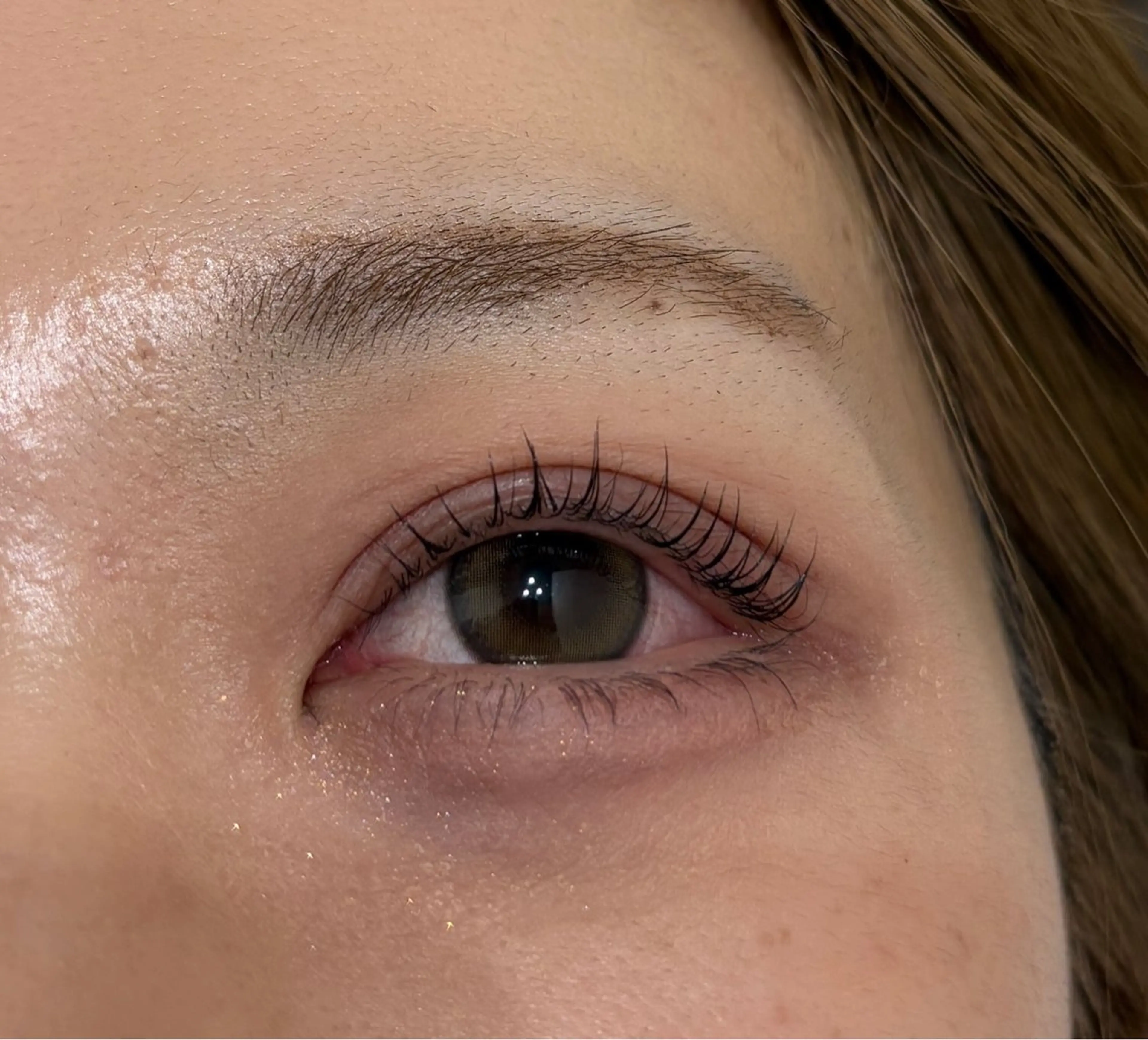 マツエク・マツパ eye lash  Lucia 難波所属・ひらおか ういの眉毛・アイブロウイメージ