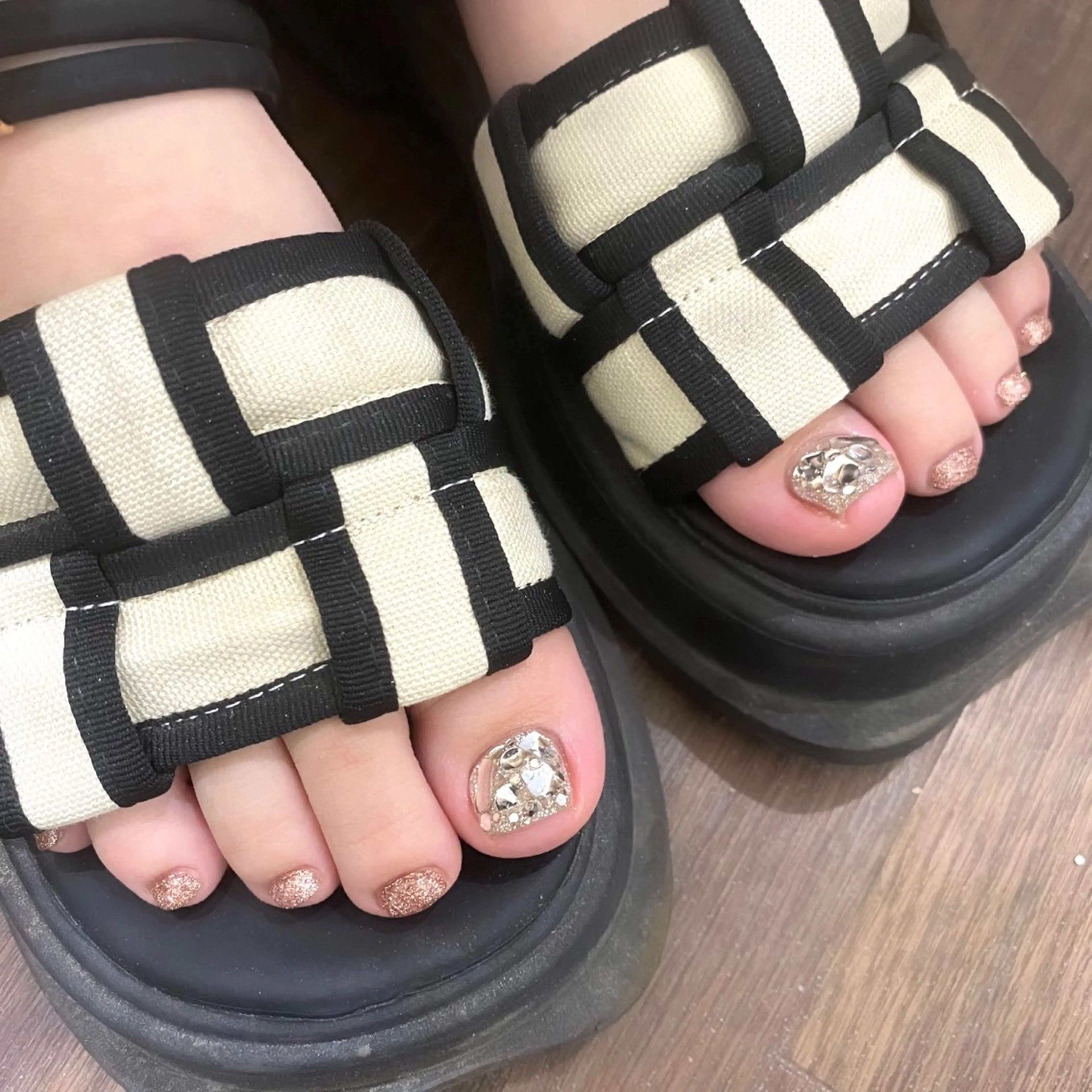 ネイル y's　beauty 京橋店のネイルデザイン