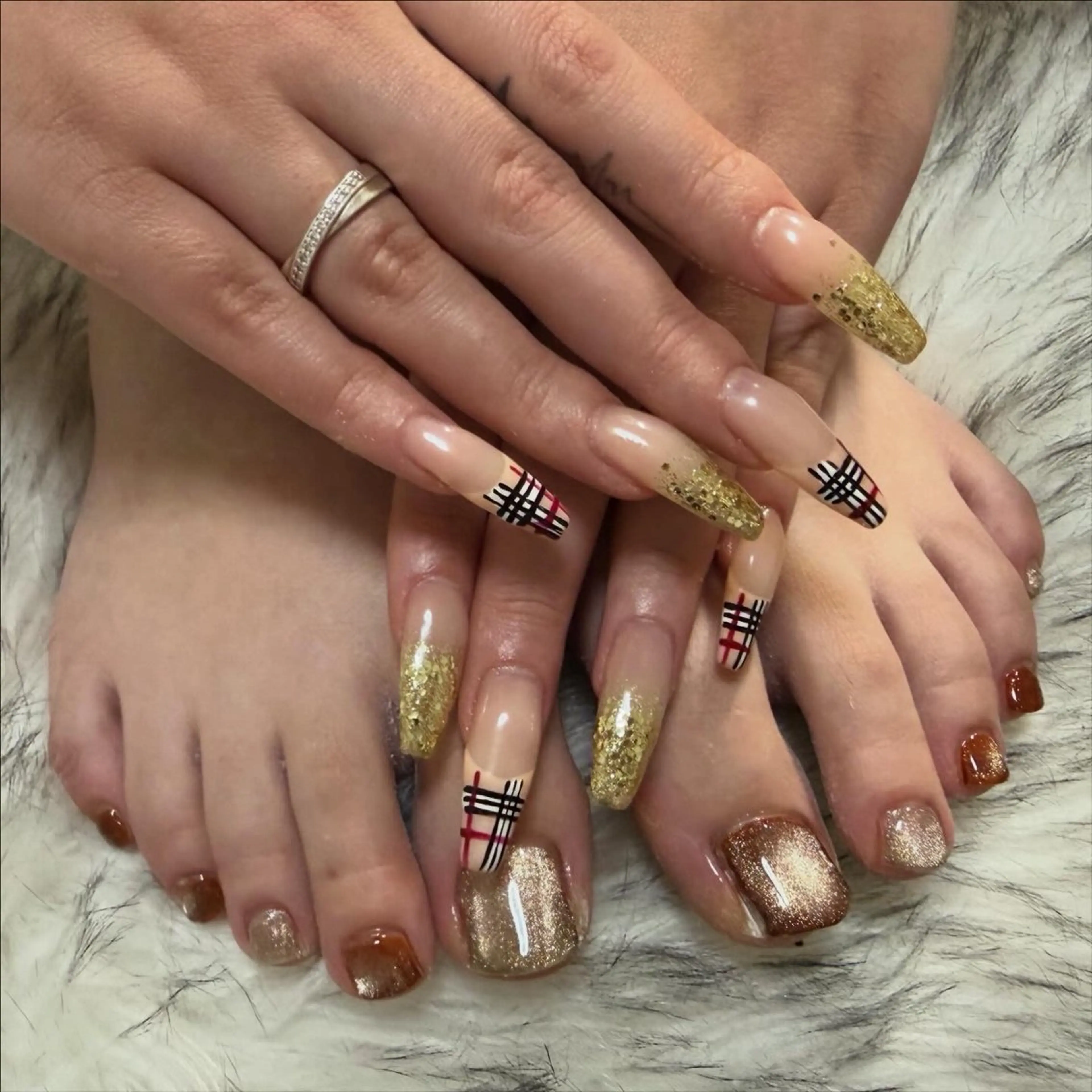 ロング ハンドネイル フットネイル mao .のネイルデザイン