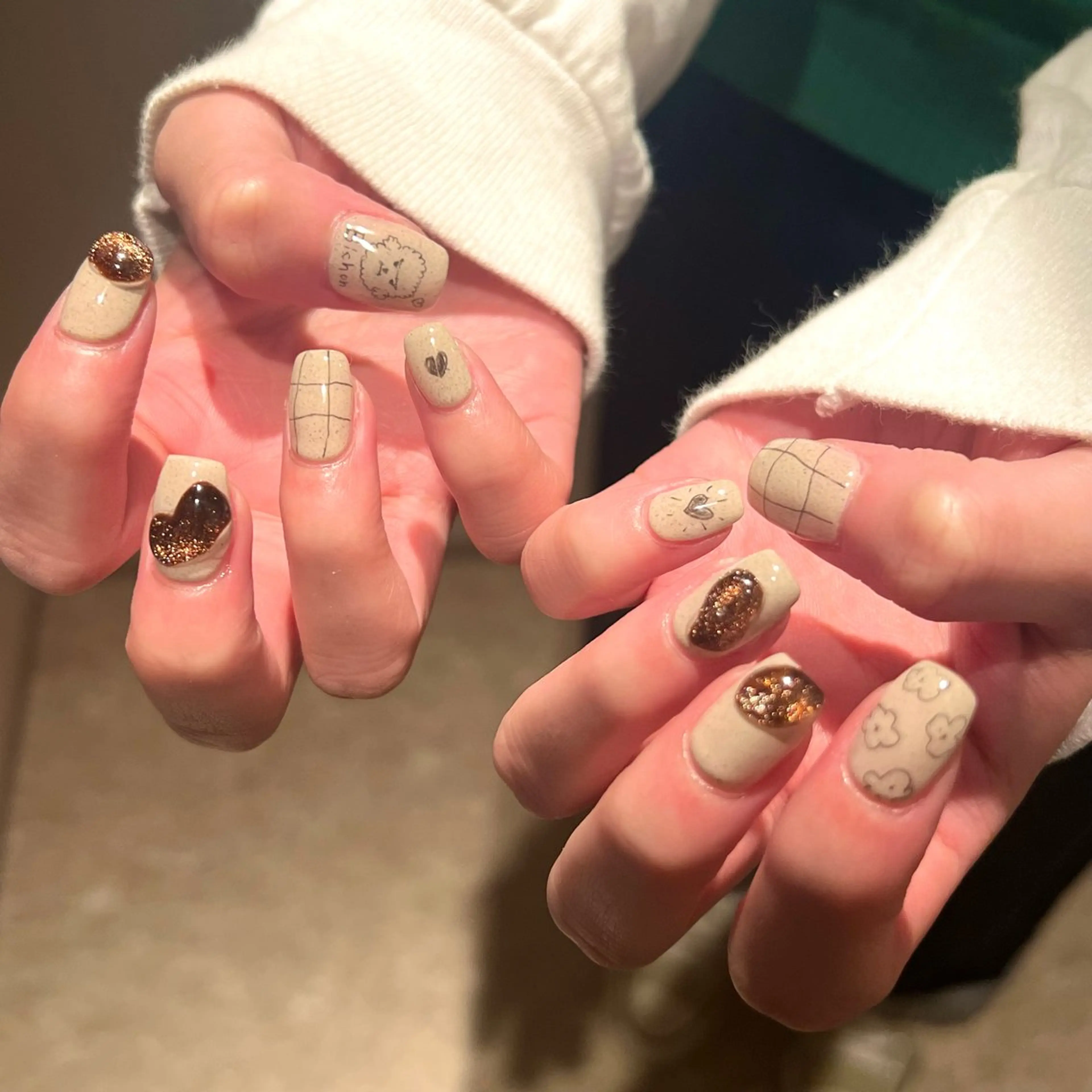 ネイル マグネットネイル ぷっくりネイル Yarm As Etel　。のネイルデザイン