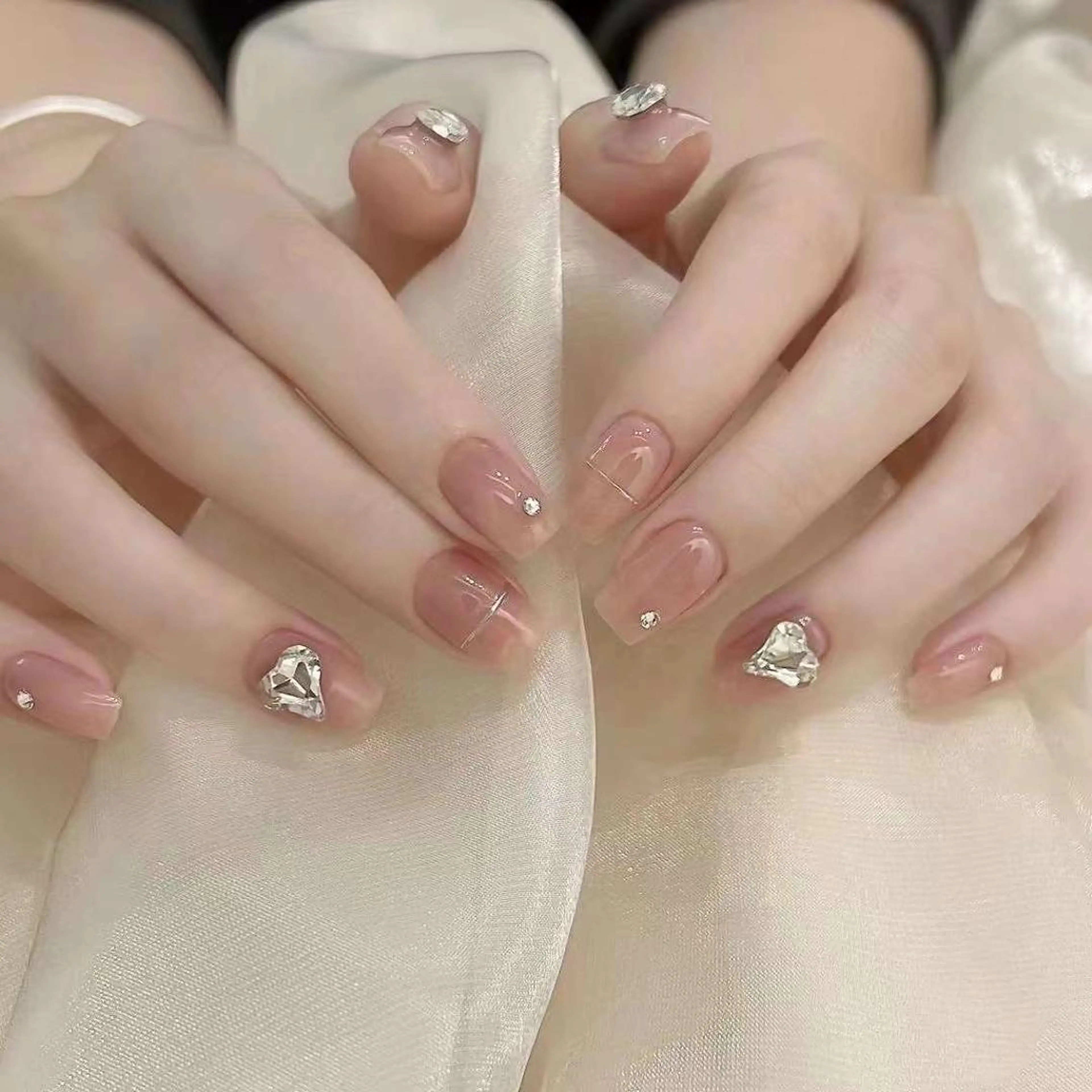 ネイル VIVIAN リサのネイルデザイン