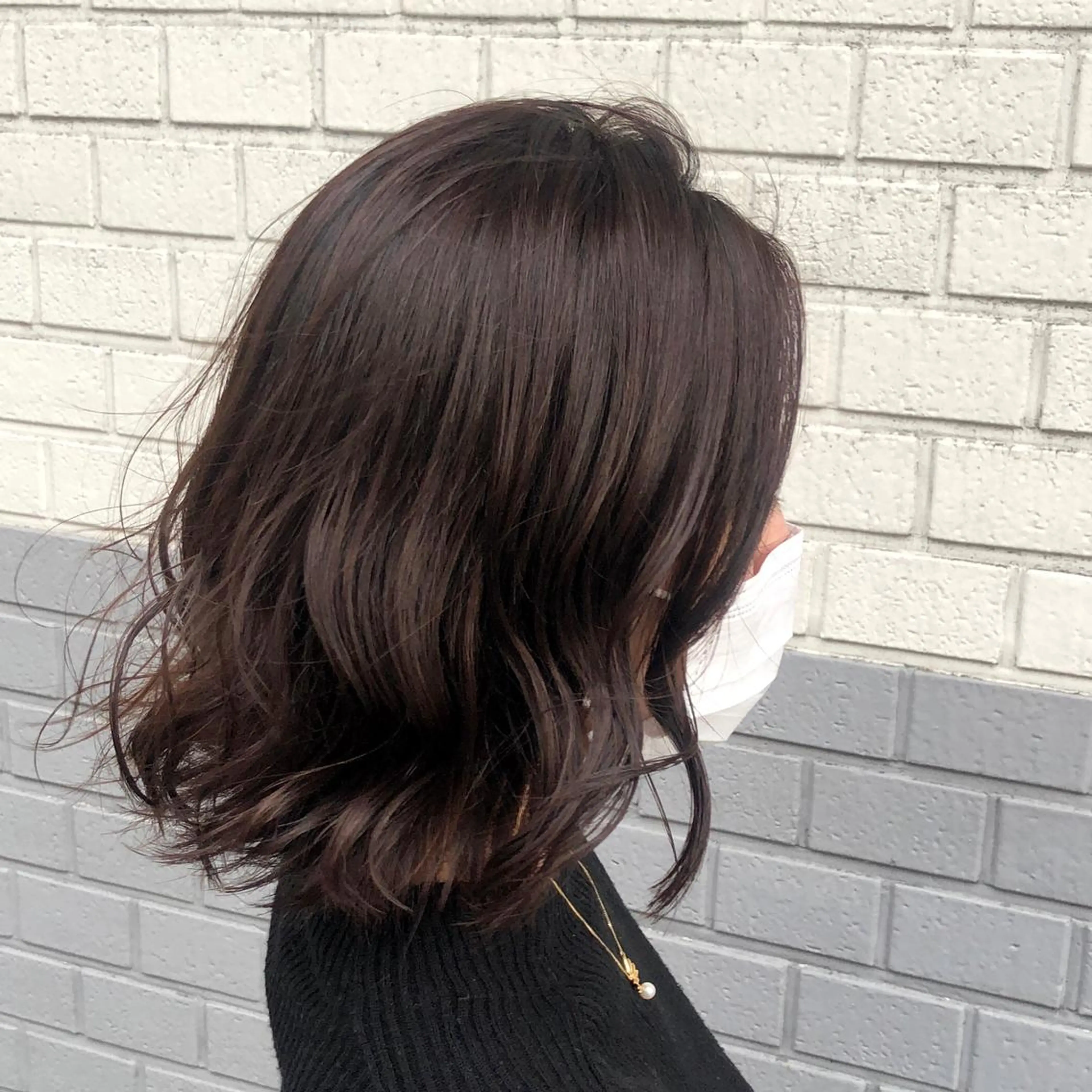 ミディアム カラー 関 彩花のヘアスタイル