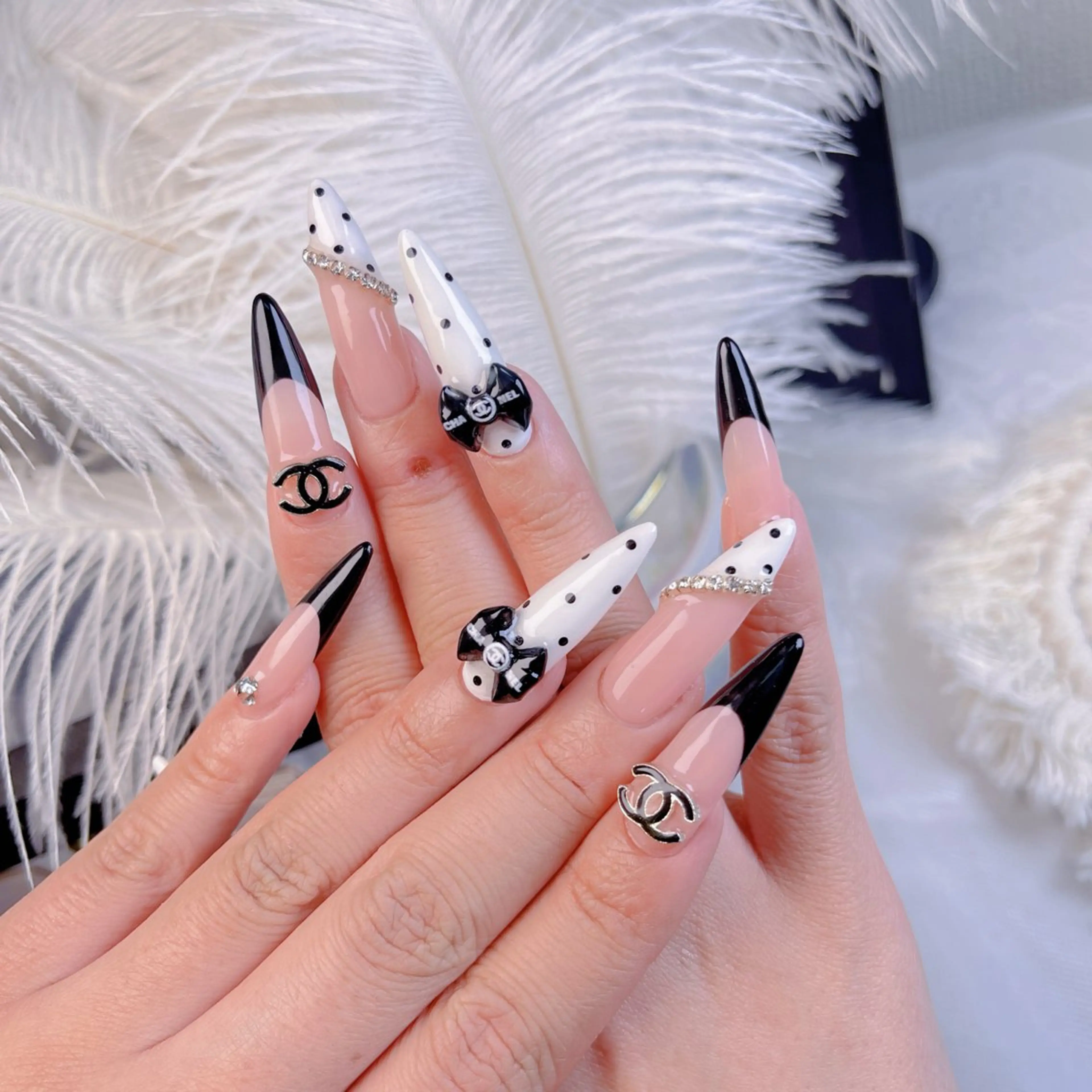 ネイル クリアネイル ハート キラキラネイル 韓国ネイル マグネットネイル ハンドネイル NailPrincess所属・princess スカルプ専門店のネイルデザイン