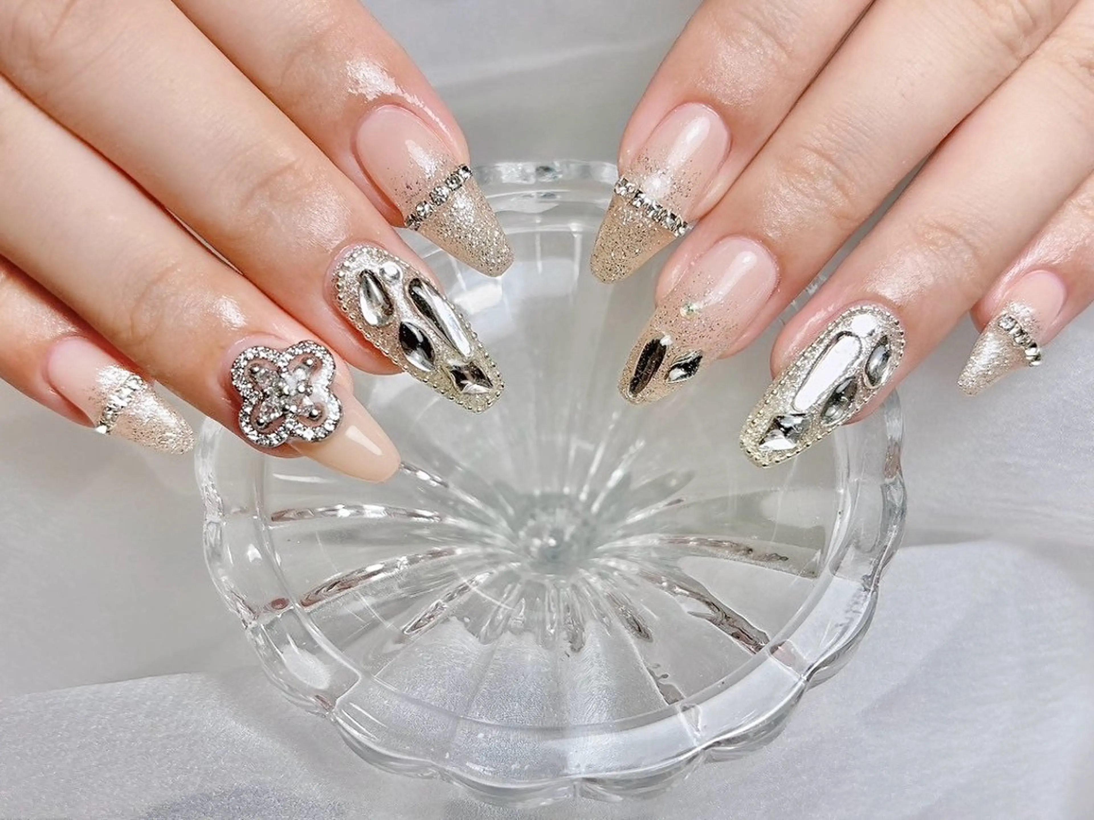 ネイル 長さ出し フラッシュネイル フットネイル ジェルネイル キラキラネイル ハンドネイル 当日予約◎ Moekaのネイルデザイン