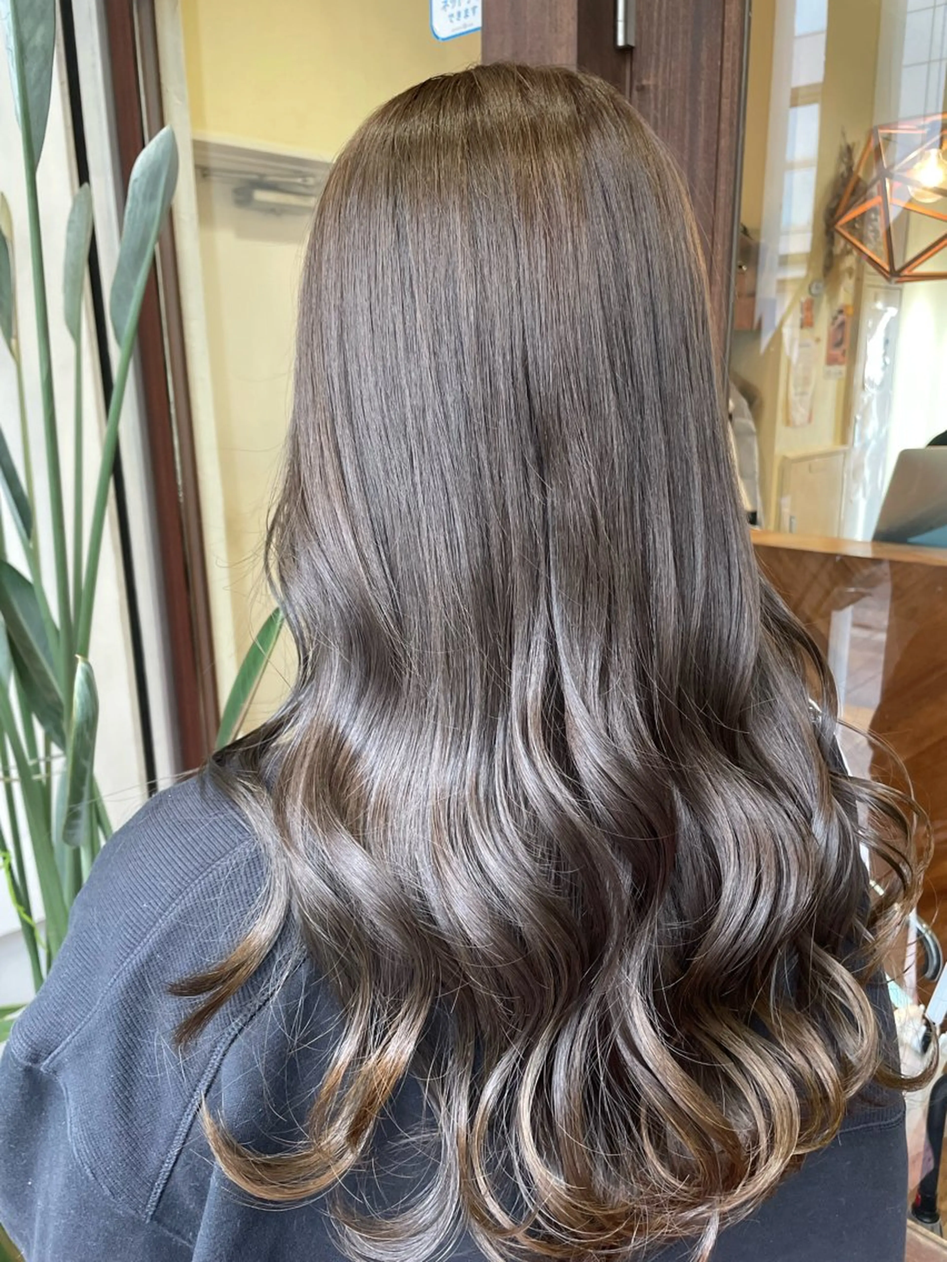 ロング カット ヘアカラー トリートメント 《髪質改善 UN BLEACH》のヘアスタイル